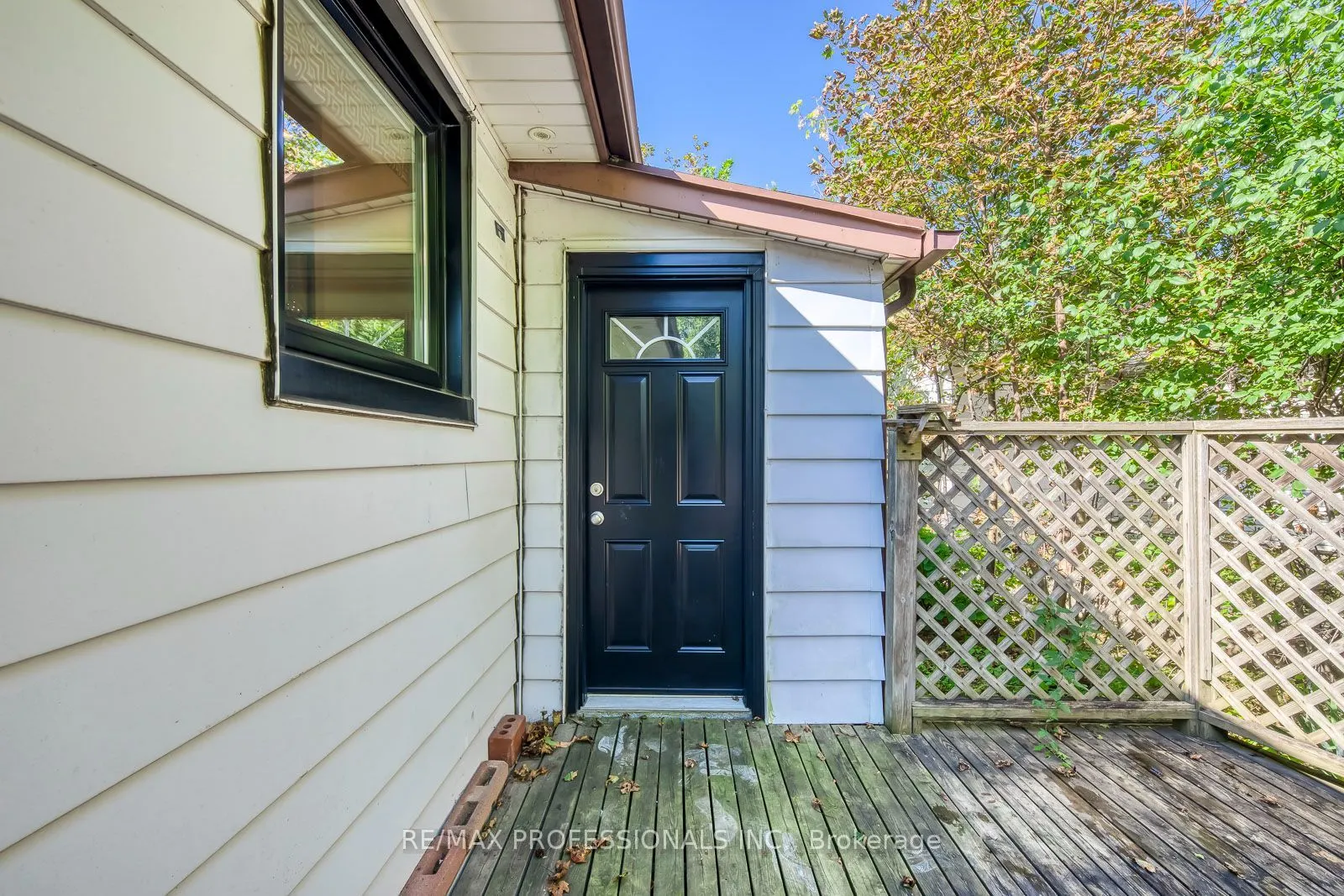 37 Mclaughlin Road N