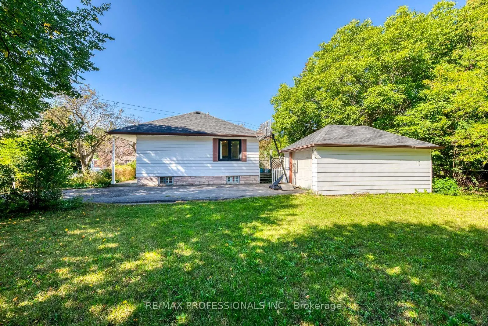 37 Mclaughlin Road N