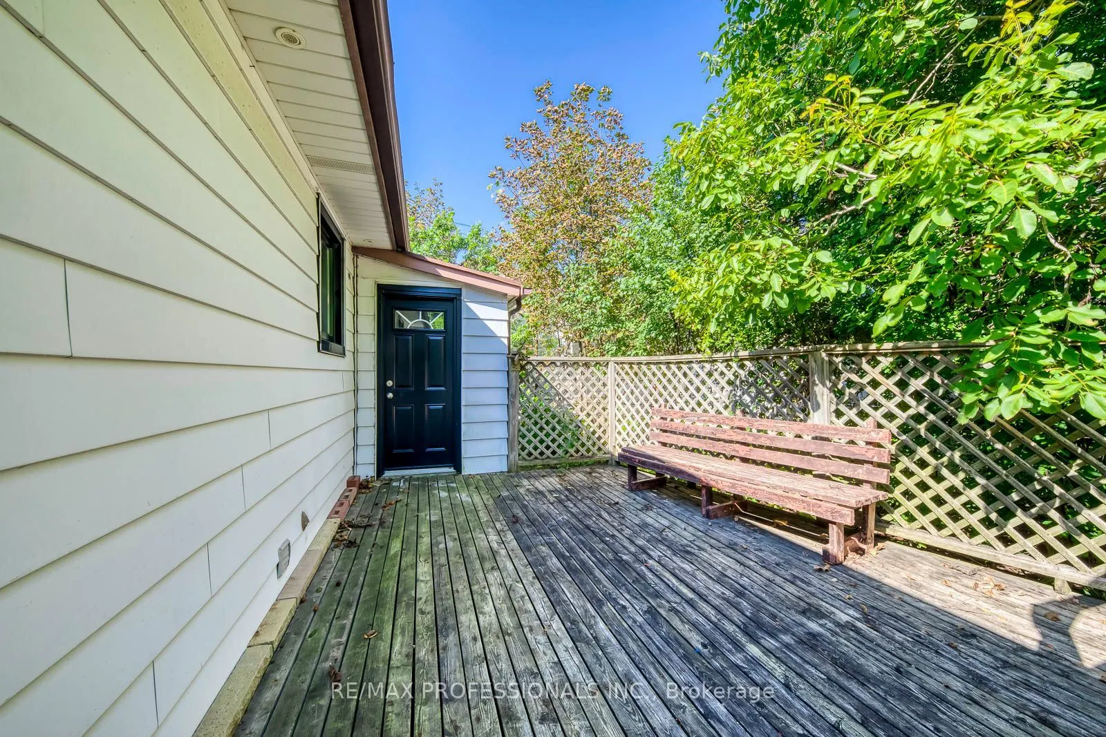 37 Mclaughlin Road N