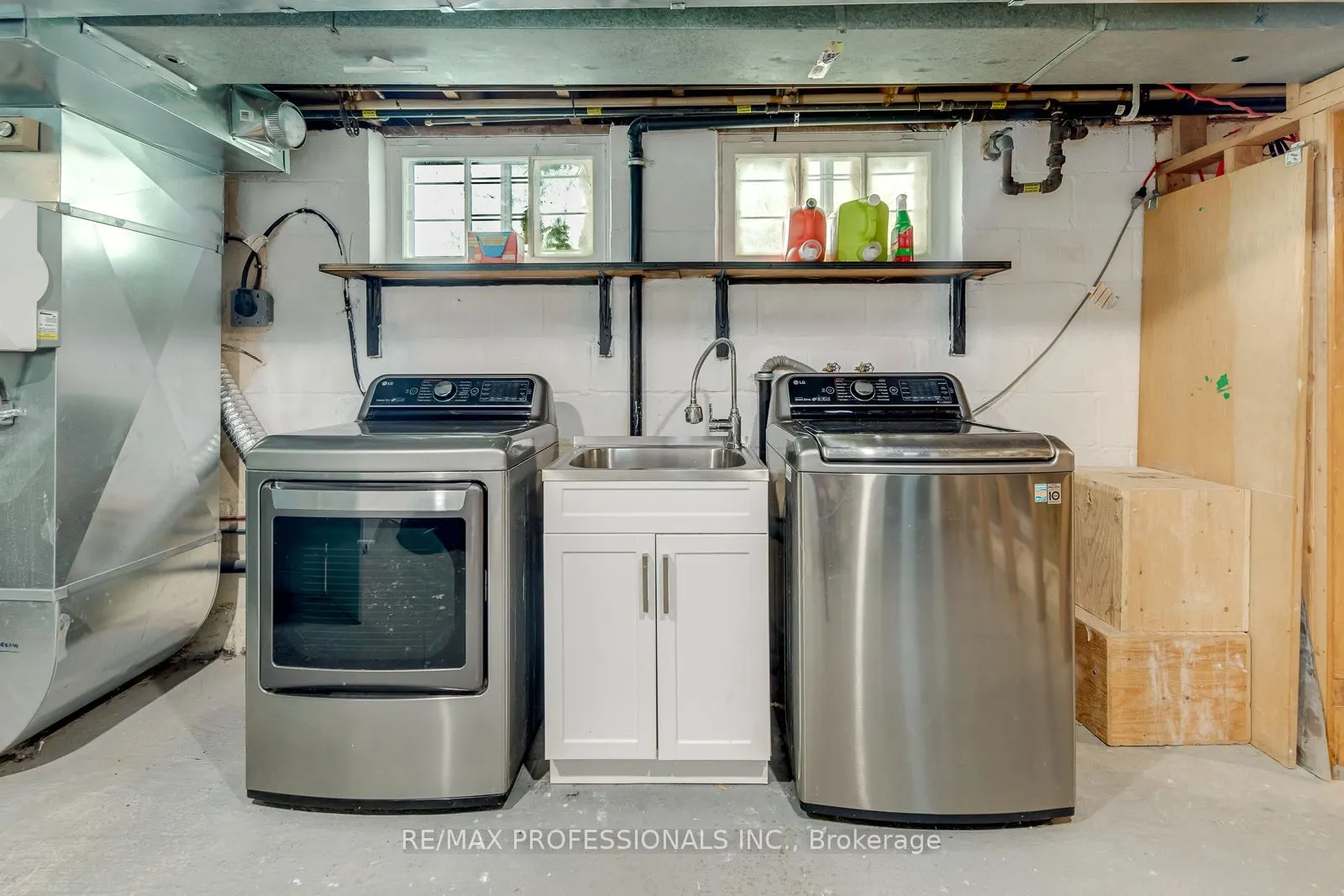 37 Mclaughlin Road N