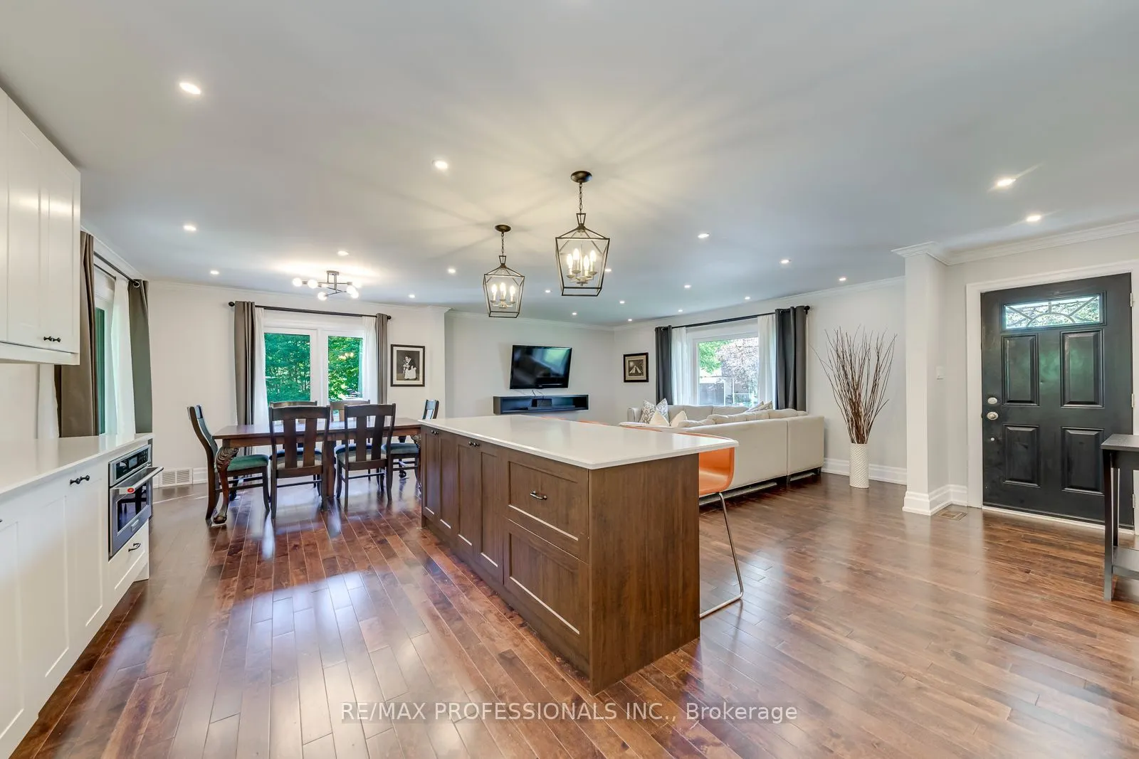 37 Mclaughlin Road N