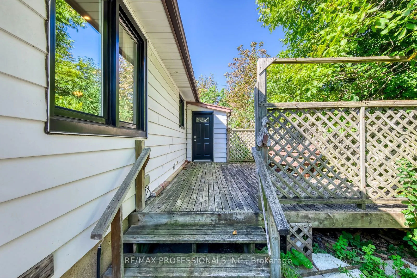 37 Mclaughlin Road N