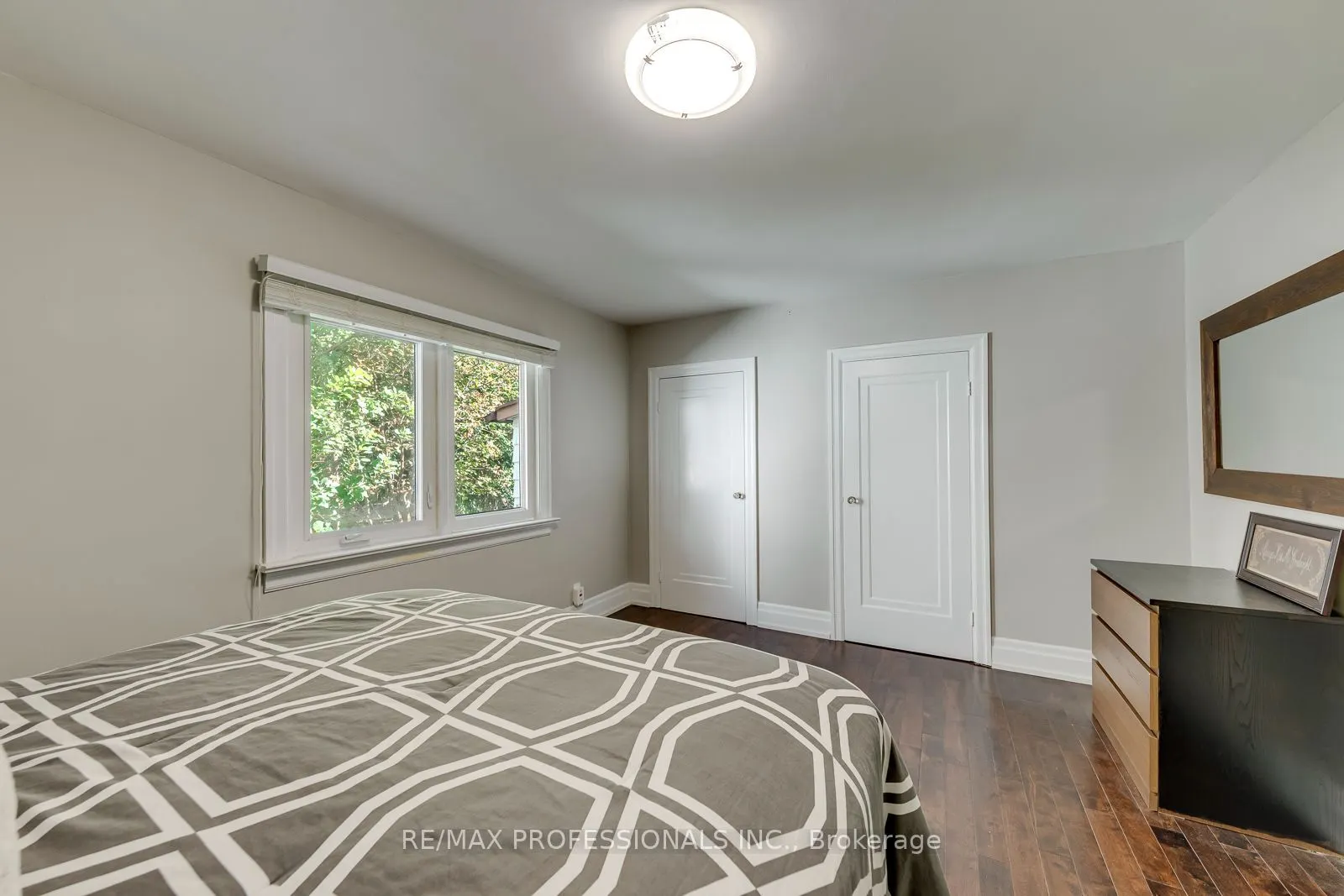 37 Mclaughlin Road N
