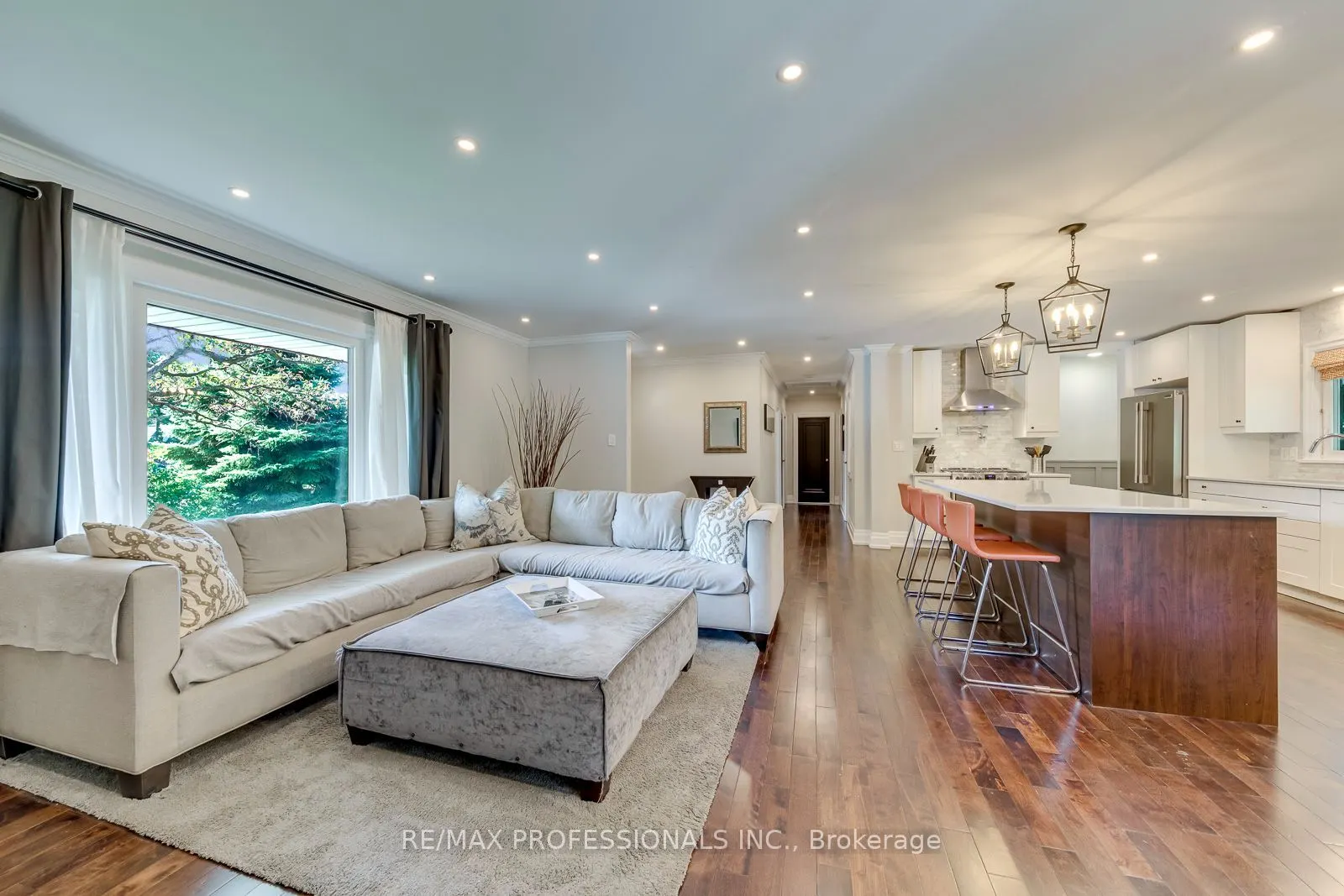 37 Mclaughlin Road N