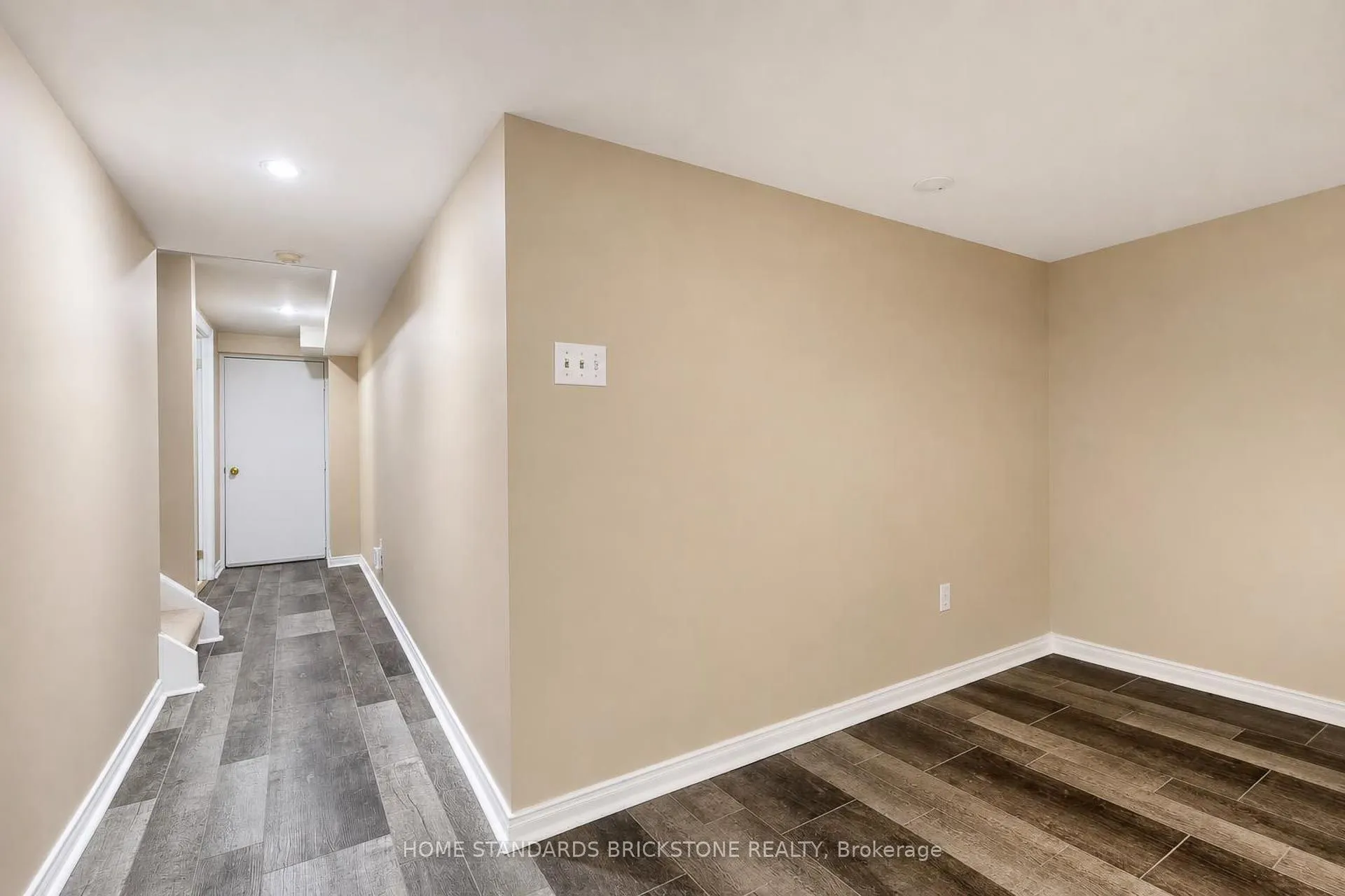 5230 Glen Erin Drive #33