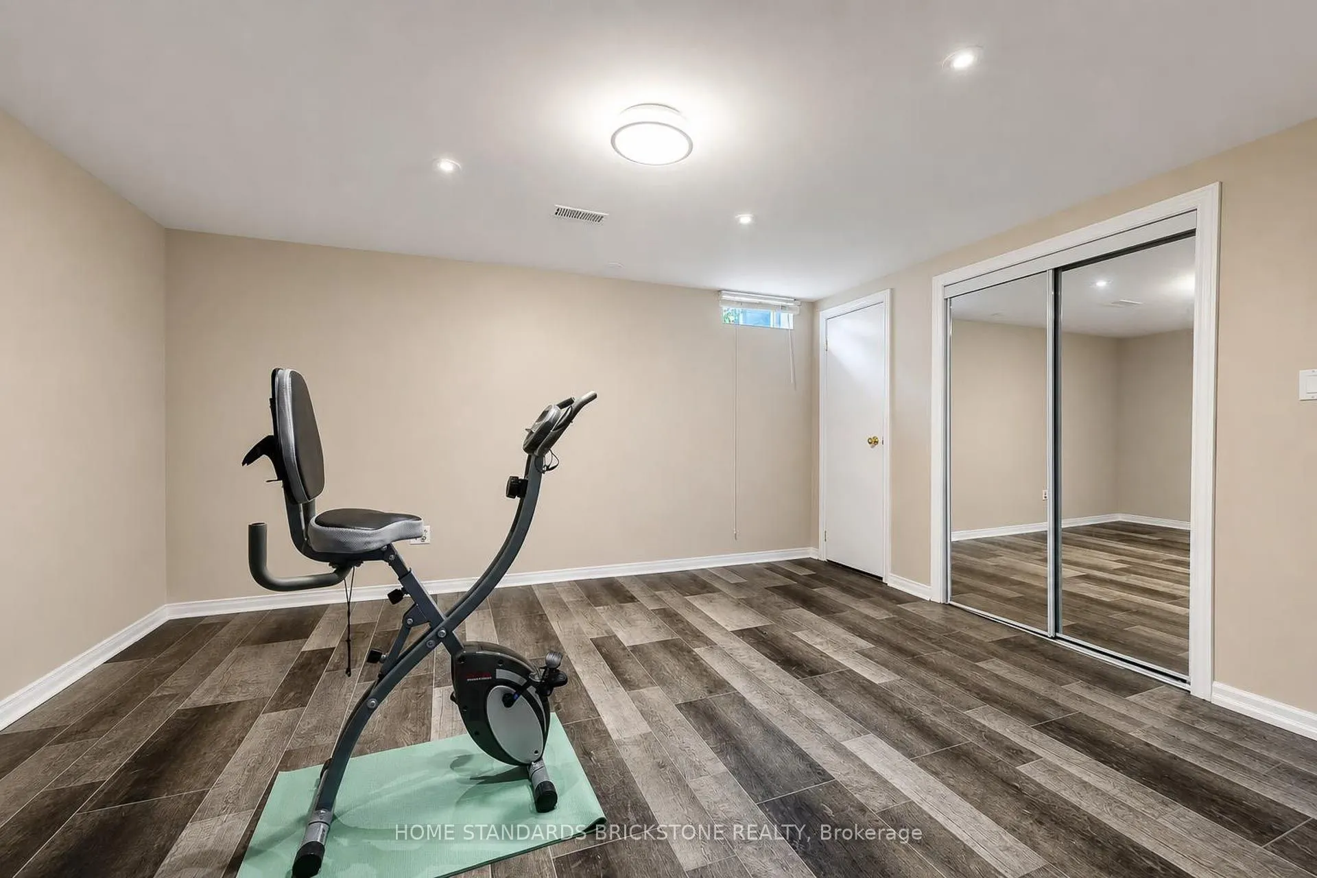 5230 Glen Erin Drive #33