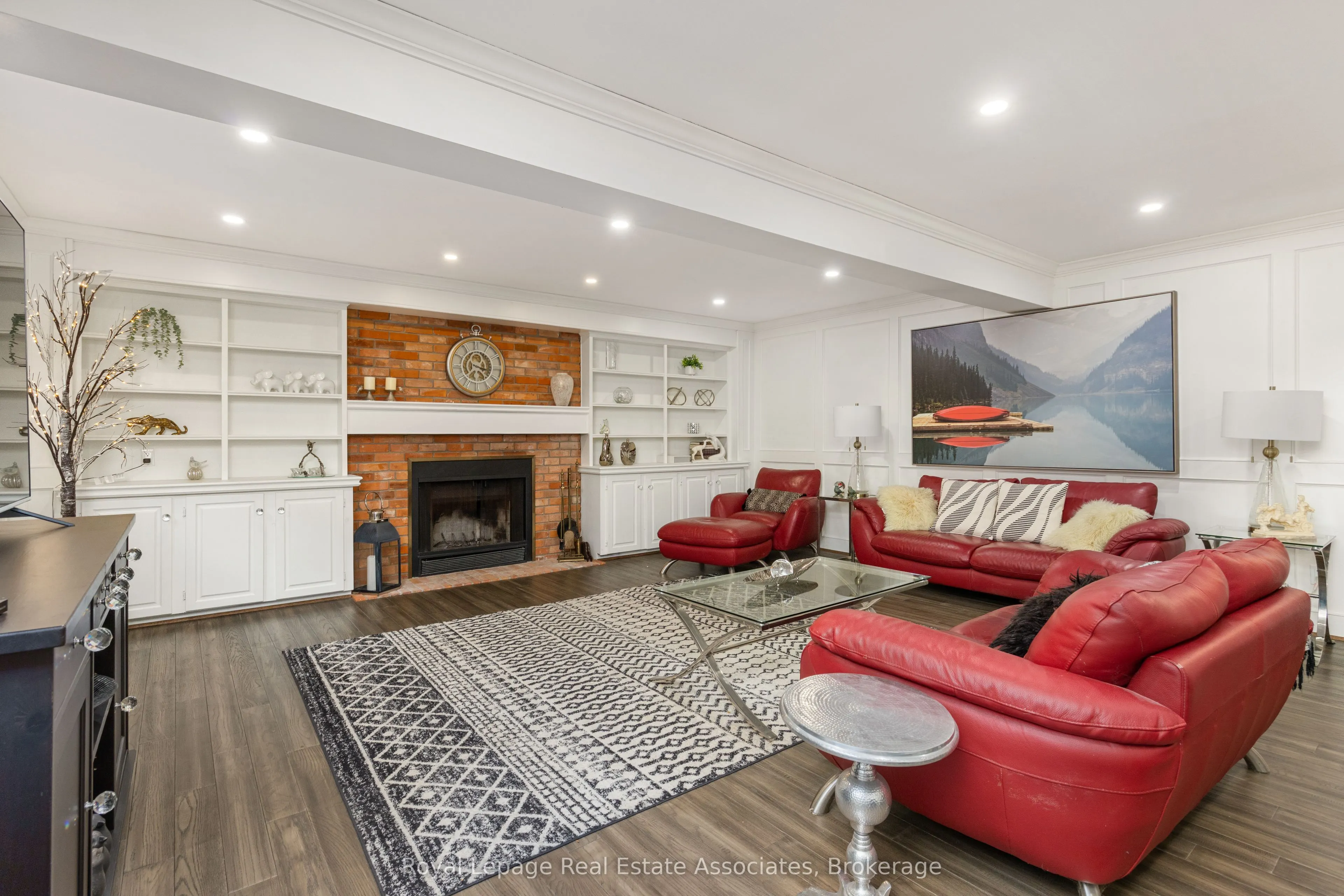 537 MATHEWMAN Crescent