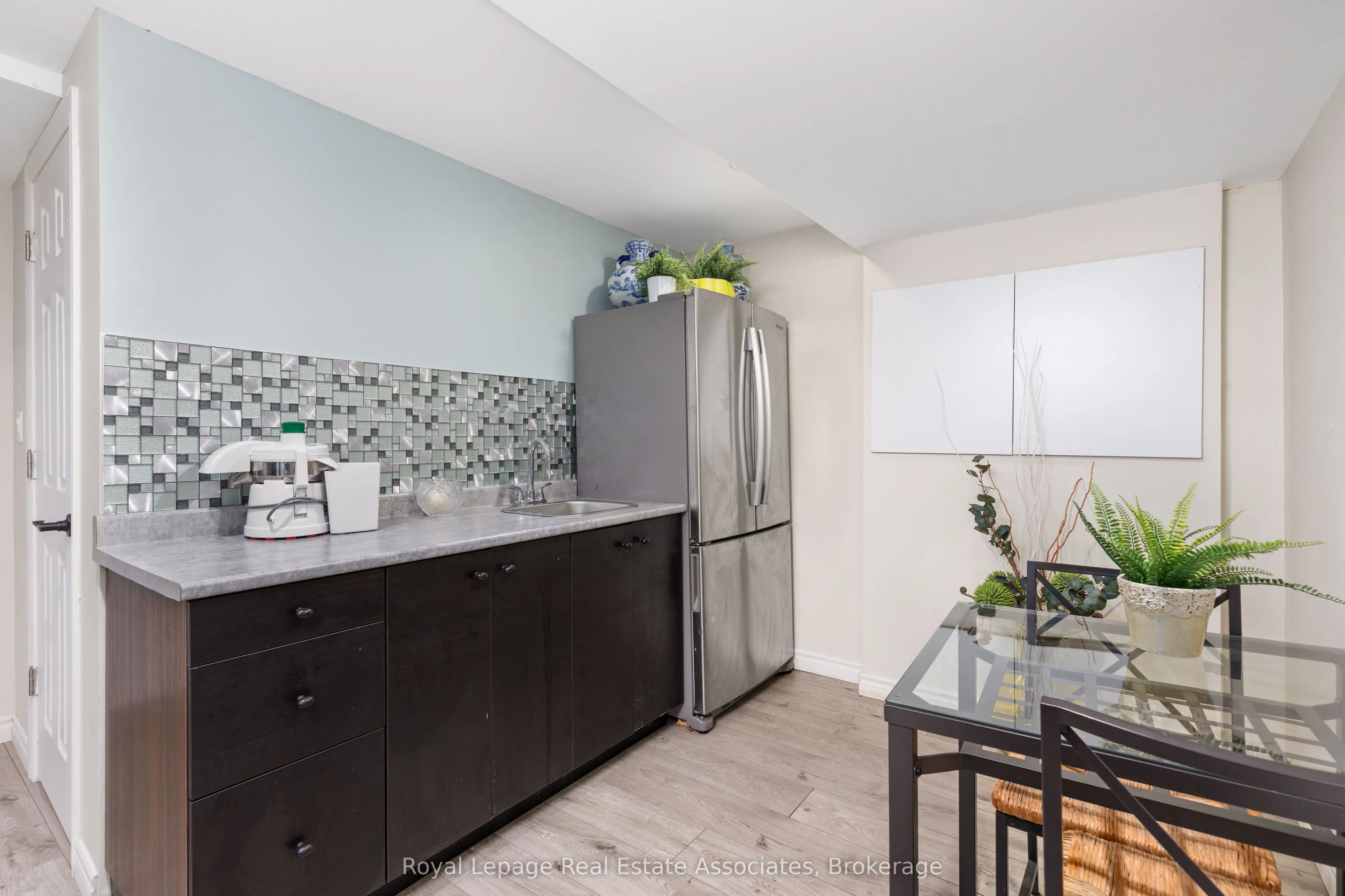 537 MATHEWMAN Crescent