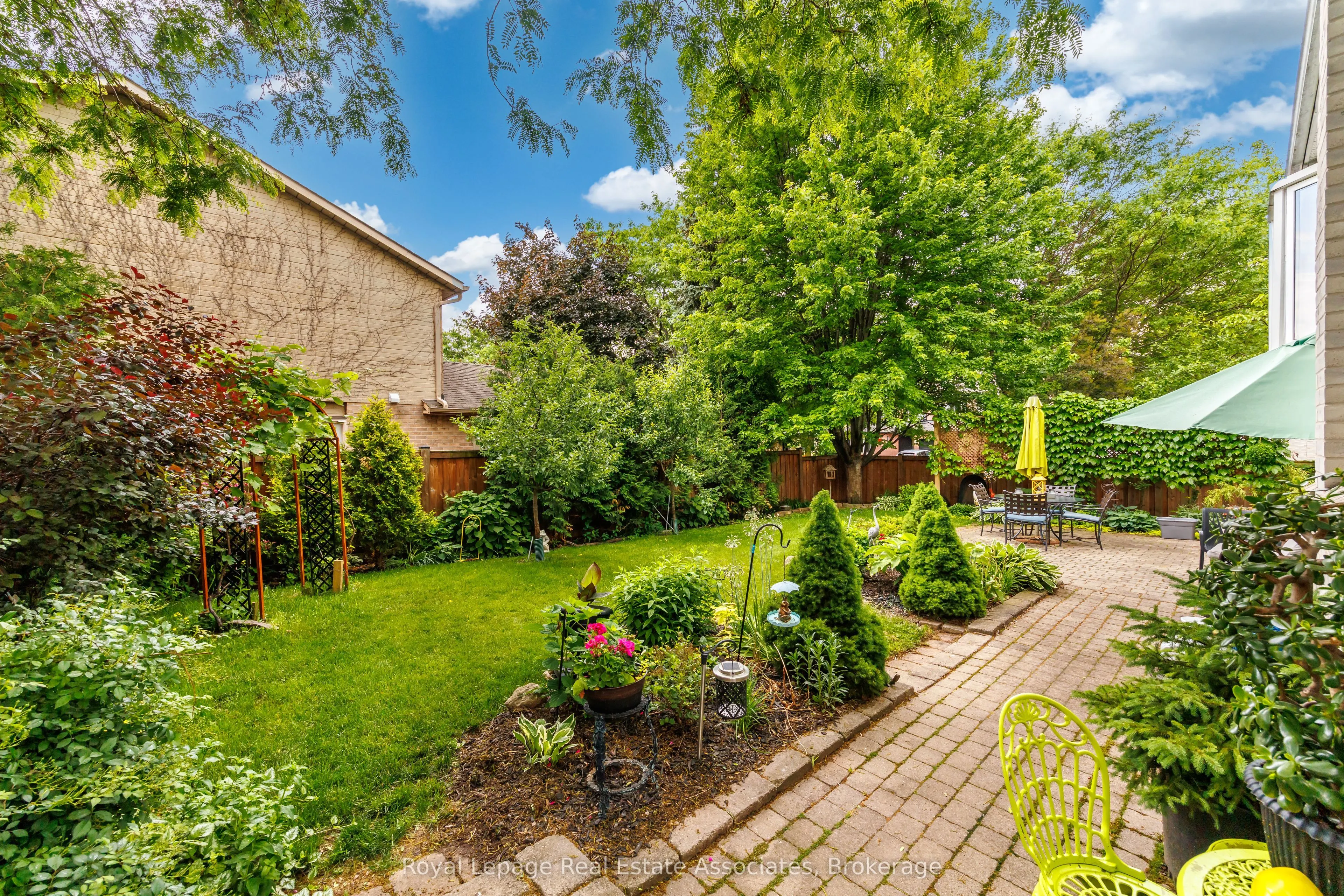 537 MATHEWMAN Crescent