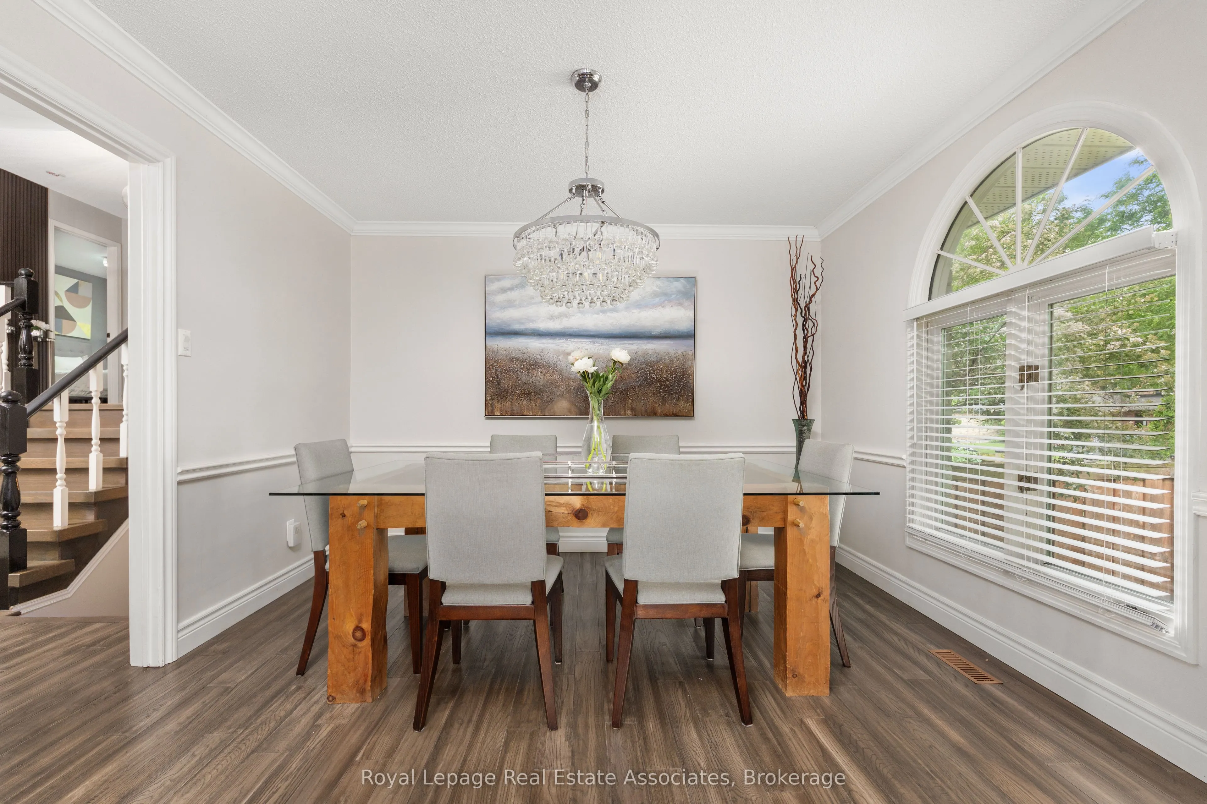537 MATHEWMAN Crescent