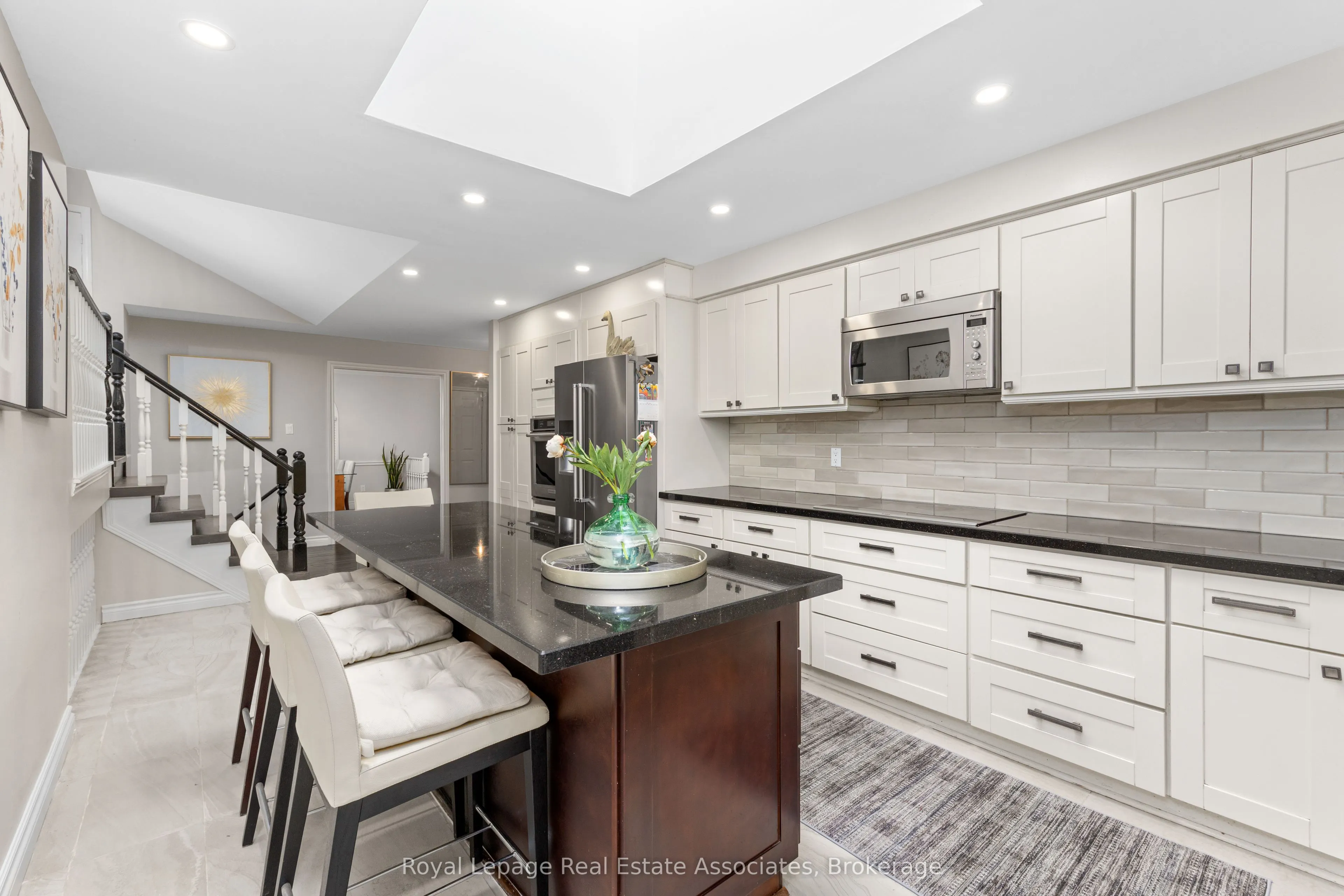 537 MATHEWMAN Crescent
