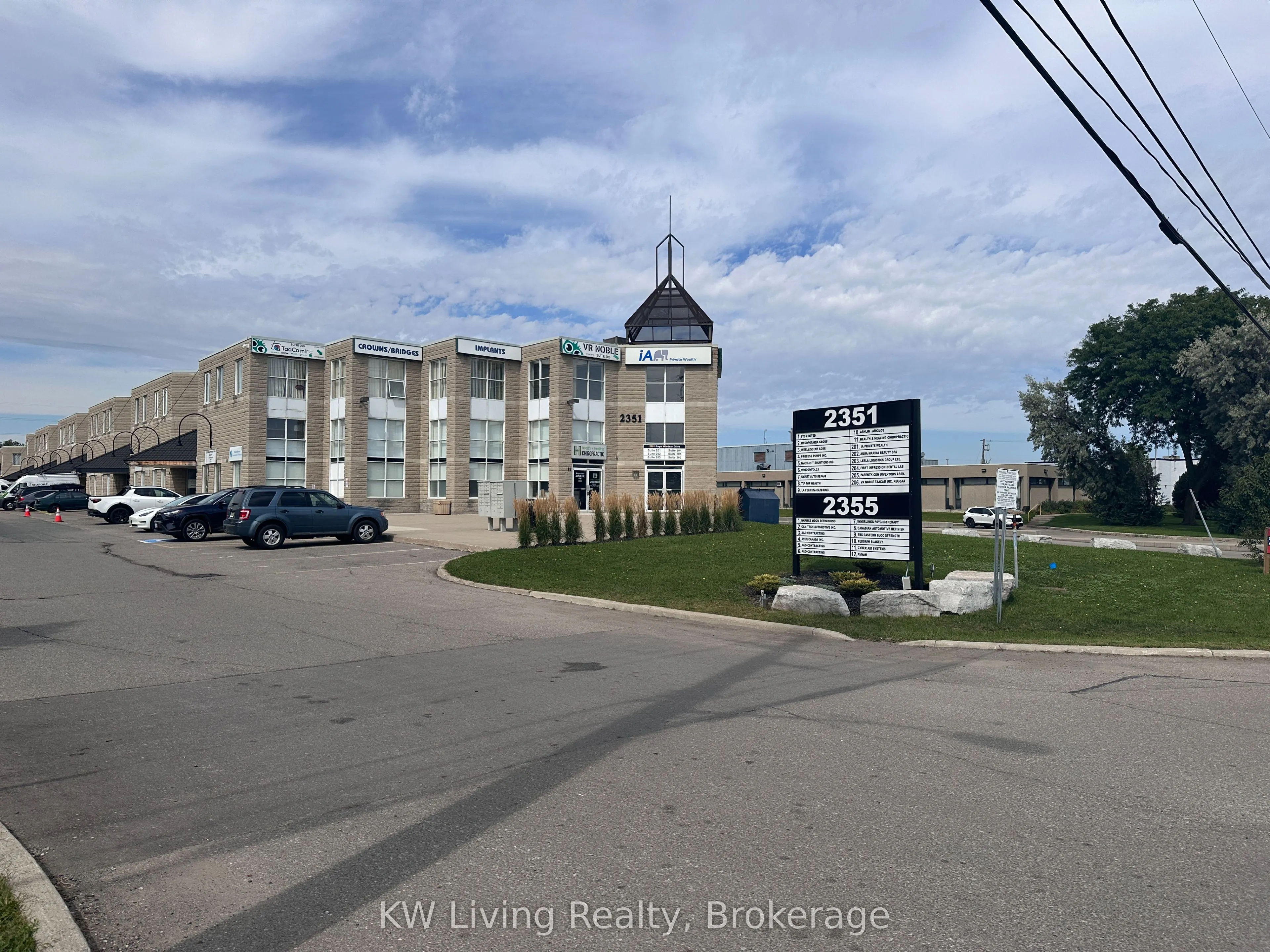 2351 Royal Windsor Drive #206