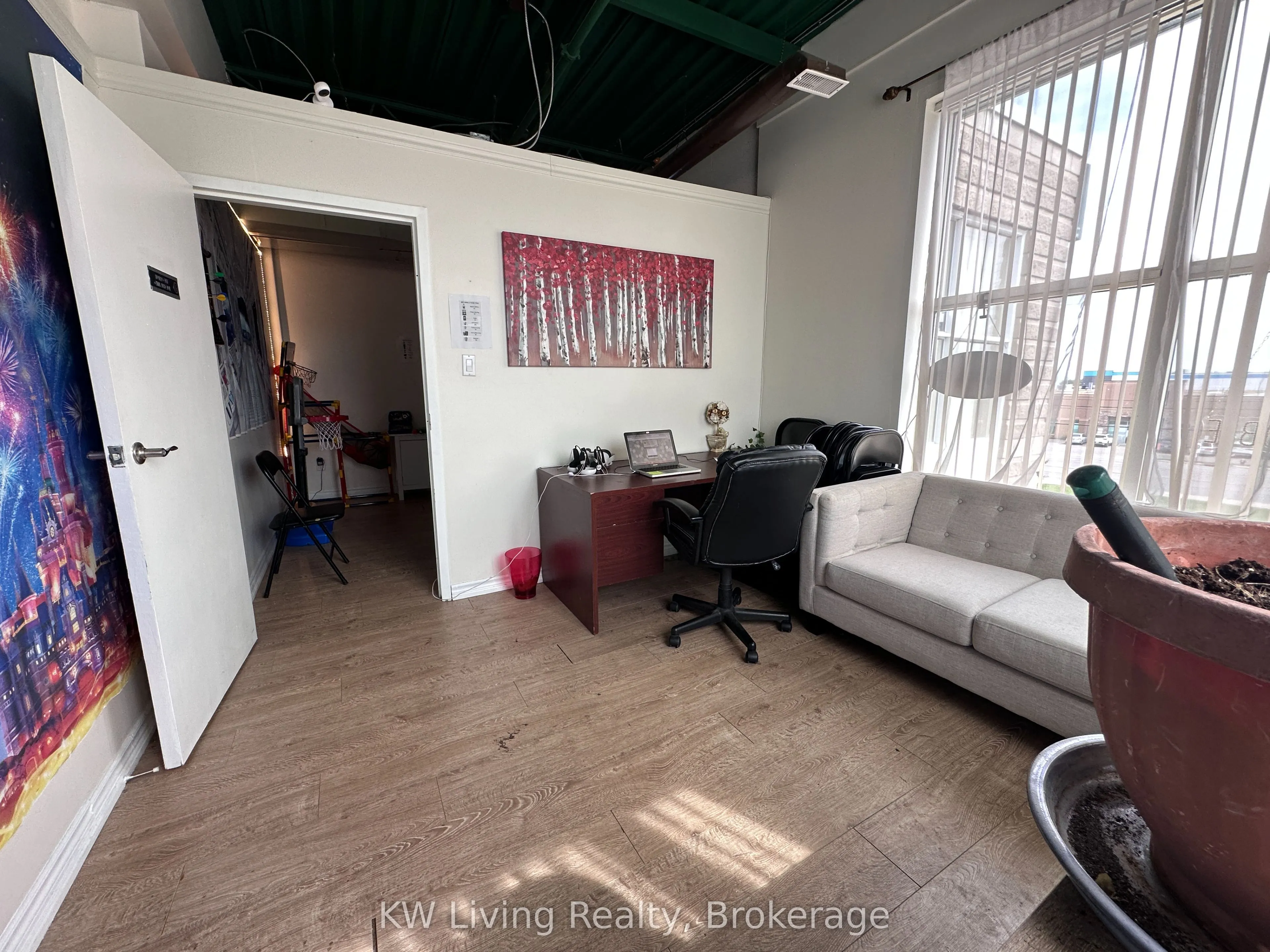 2351 Royal Windsor Drive #206