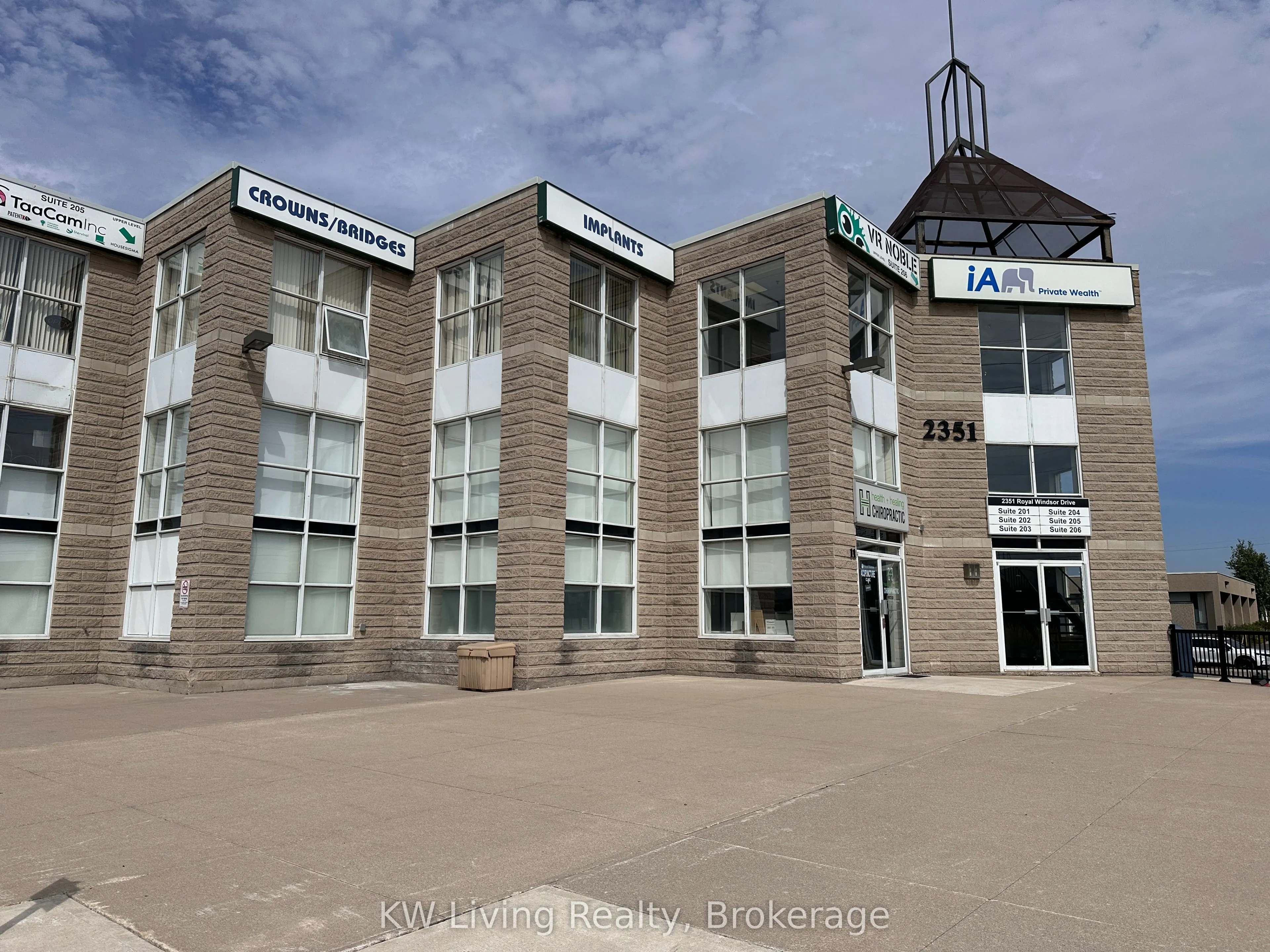 2351 Royal Windsor Drive #206