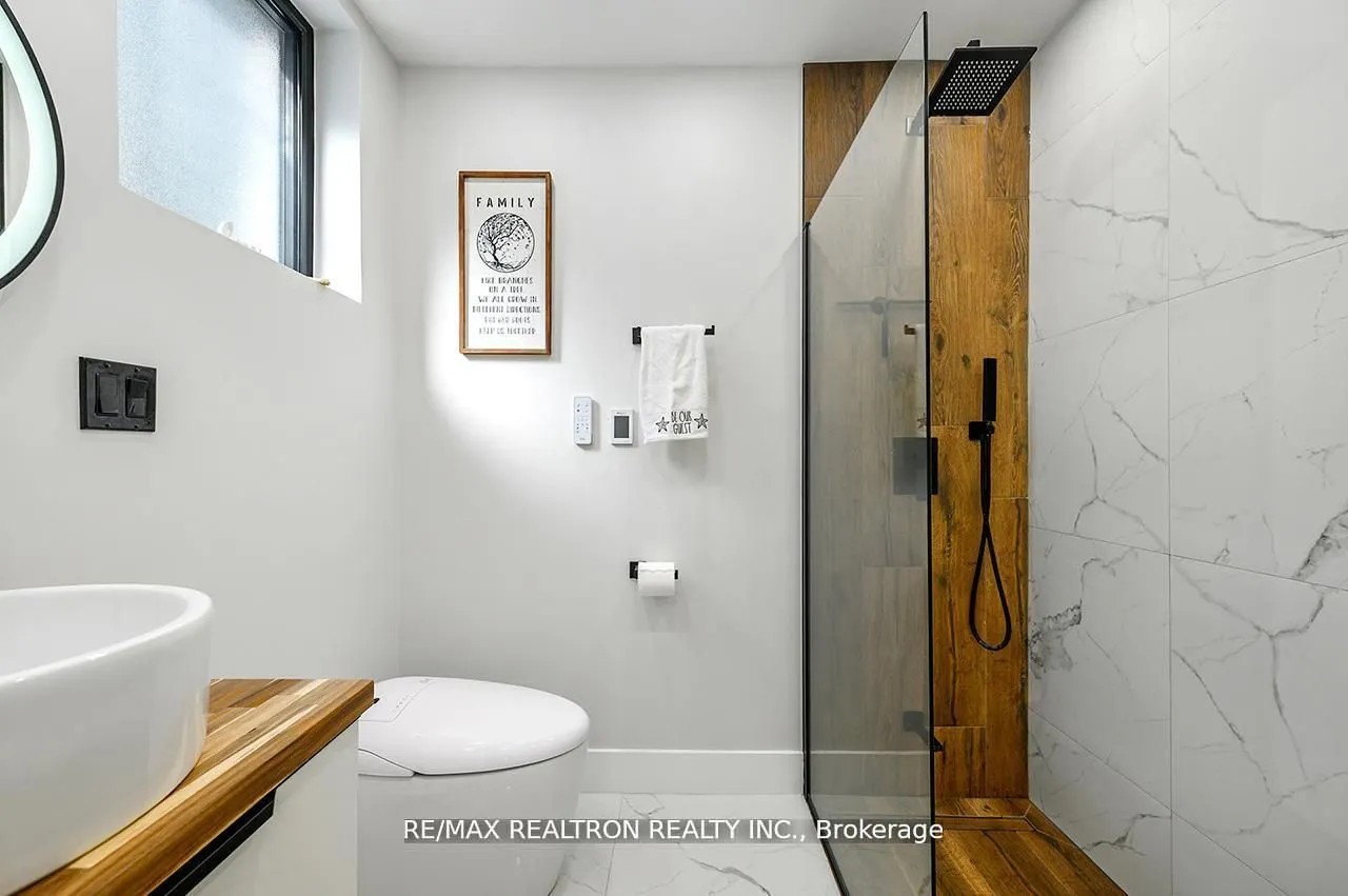 174 Mountainview Road S