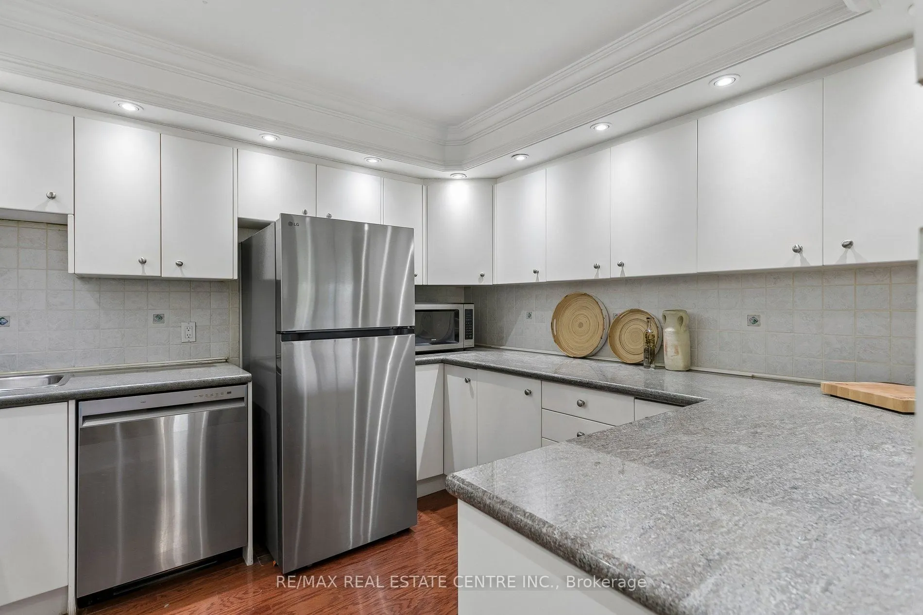1400 Dixie Road #609
