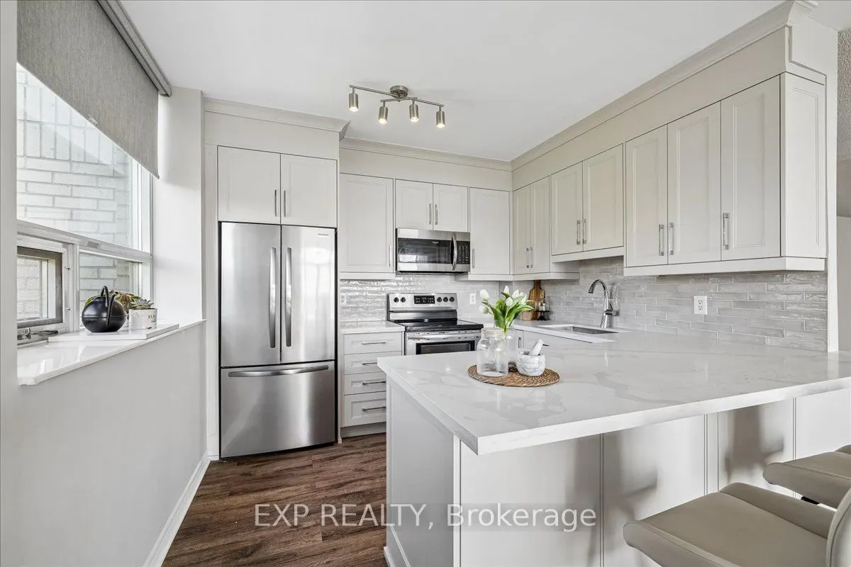 200 Burnhamthorpe Road E #708
