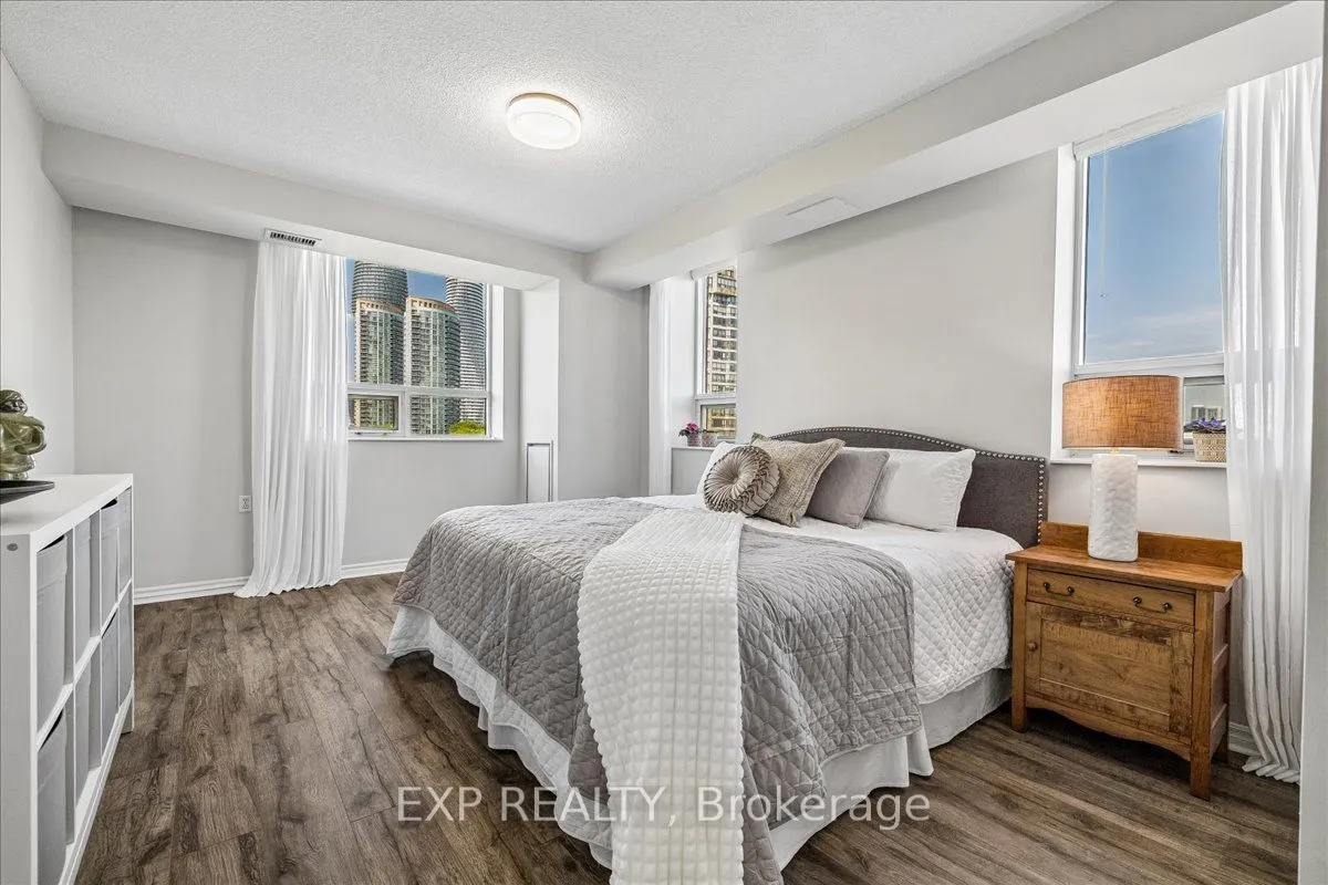 200 Burnhamthorpe Road E #708