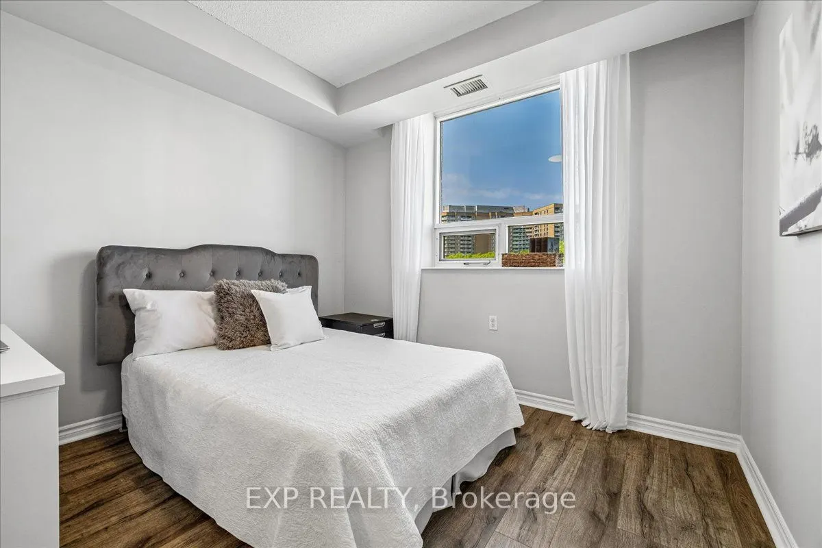 200 Burnhamthorpe Road E #708