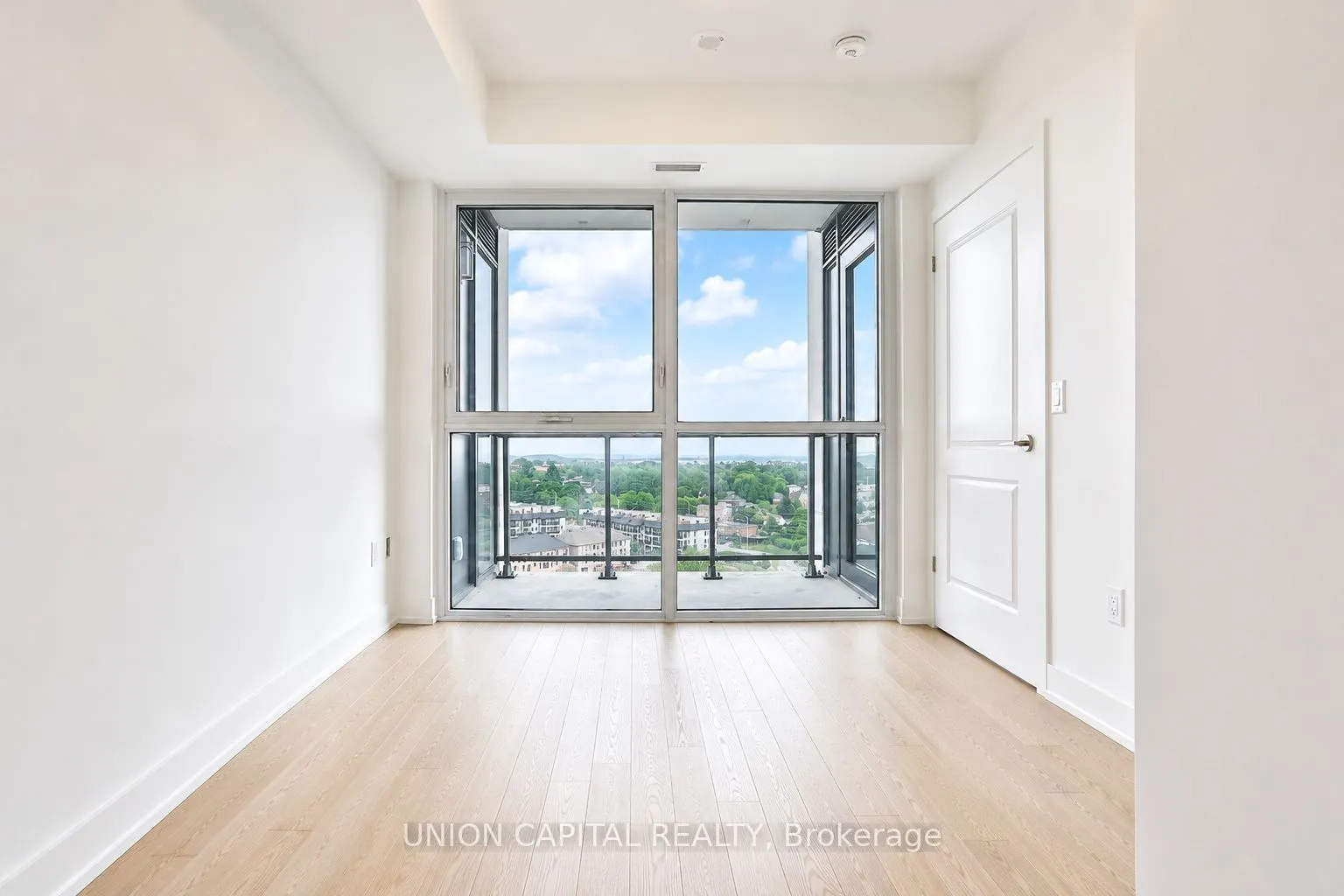 1063 Douglas McCurdy Common #1104