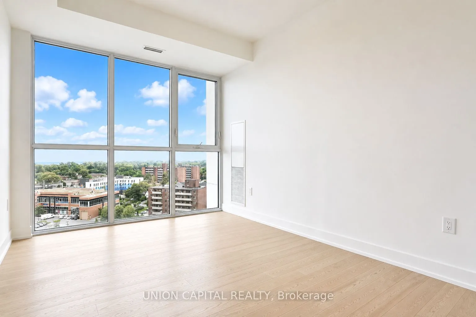 1063 Douglas McCurdy Common #1104
