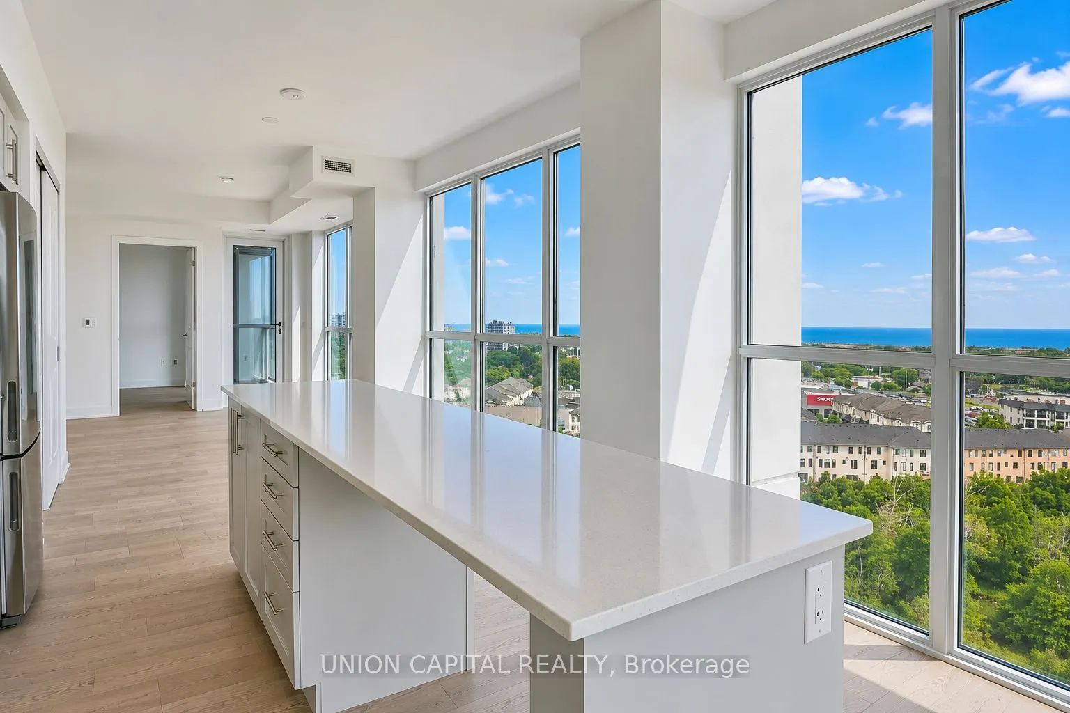 1063 Douglas McCurdy Common #1104