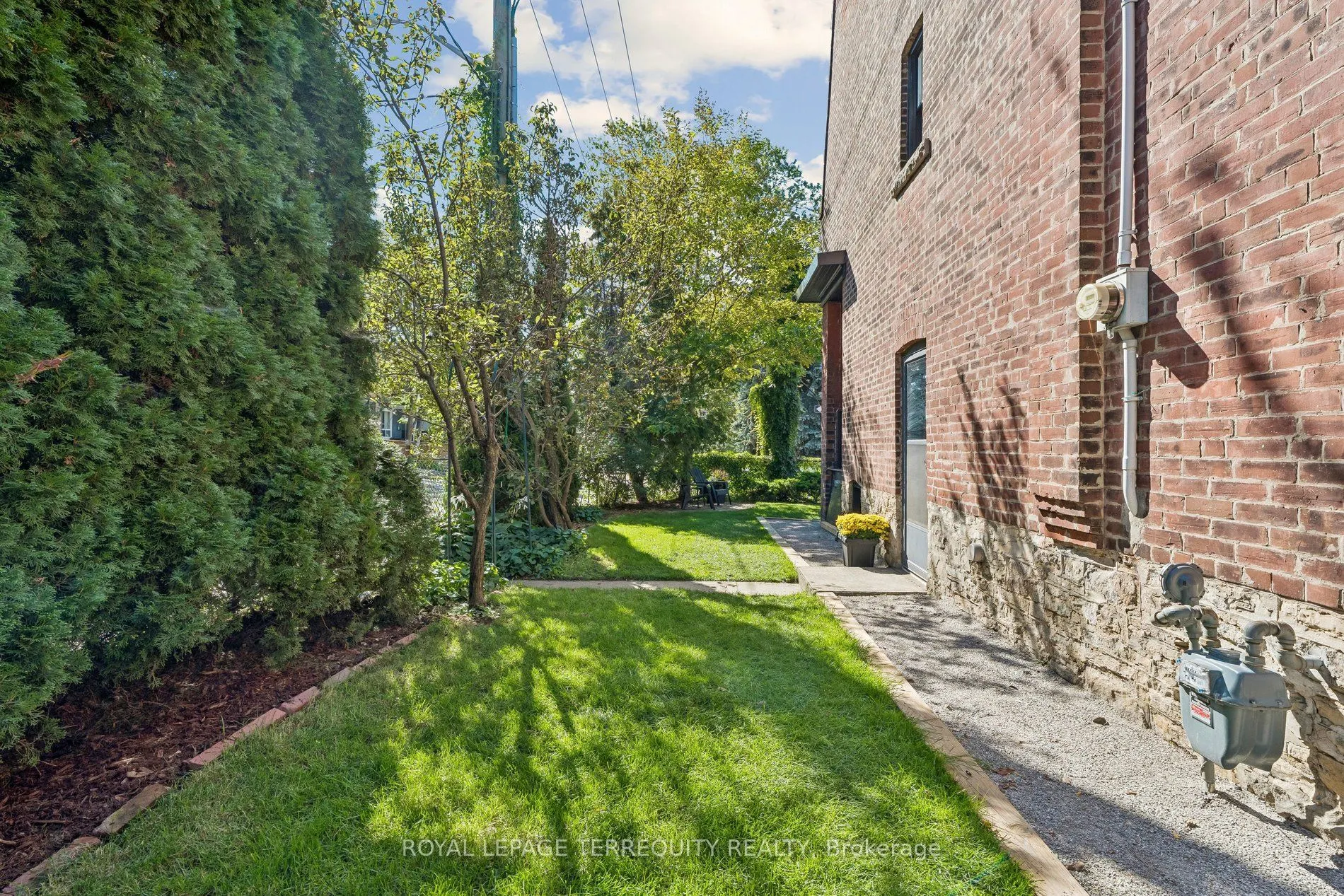 2 Wright Avenue