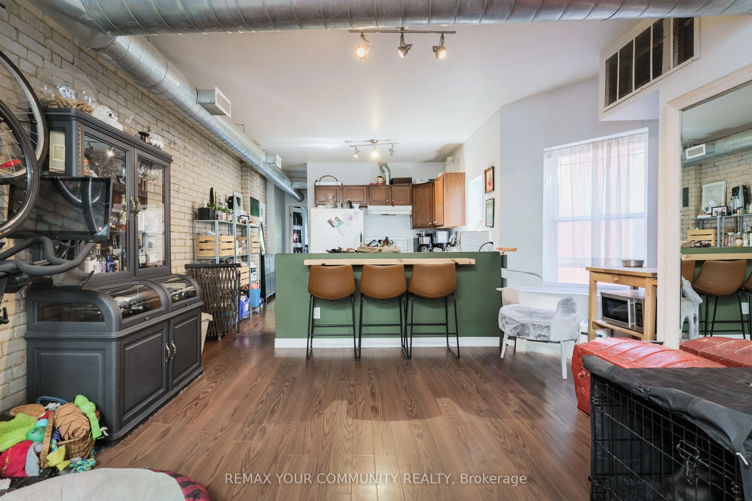 359 Roncesvalles Avenue