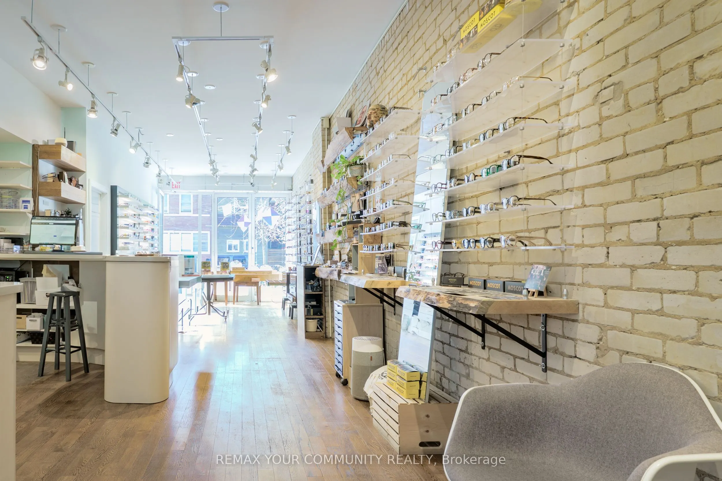 359 Roncesvalles Avenue