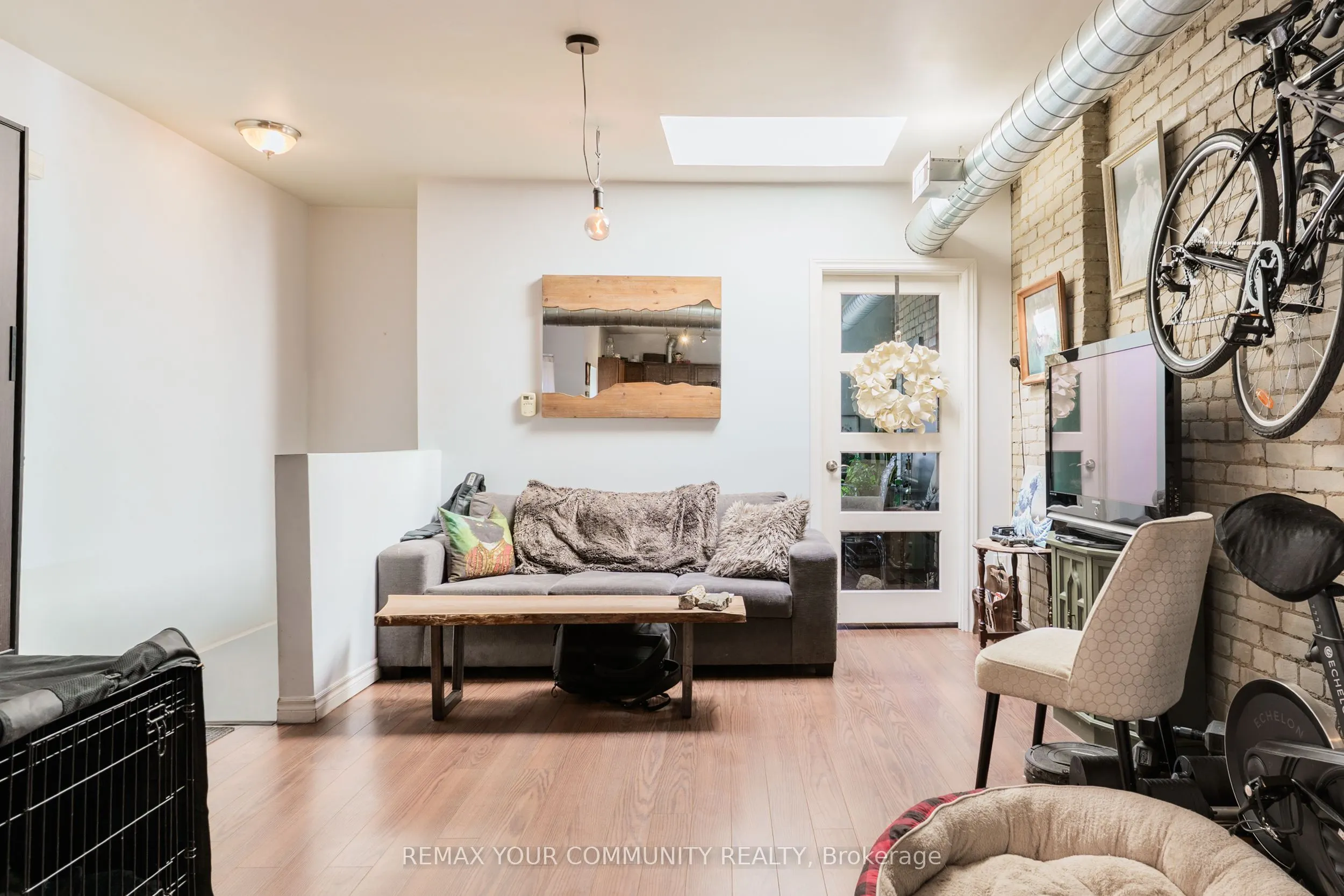 359 Roncesvalles Avenue