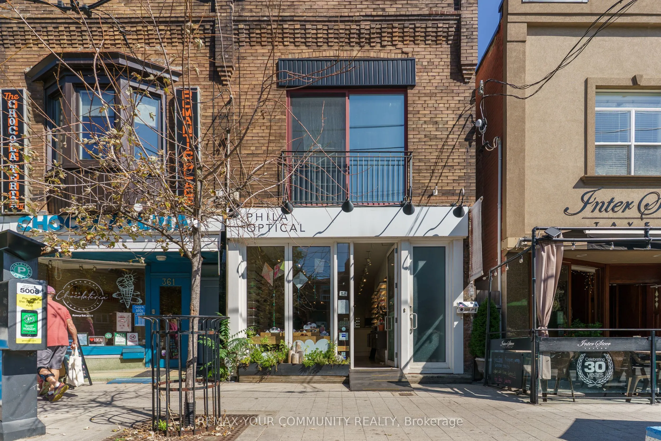 359 Roncesvalles Avenue