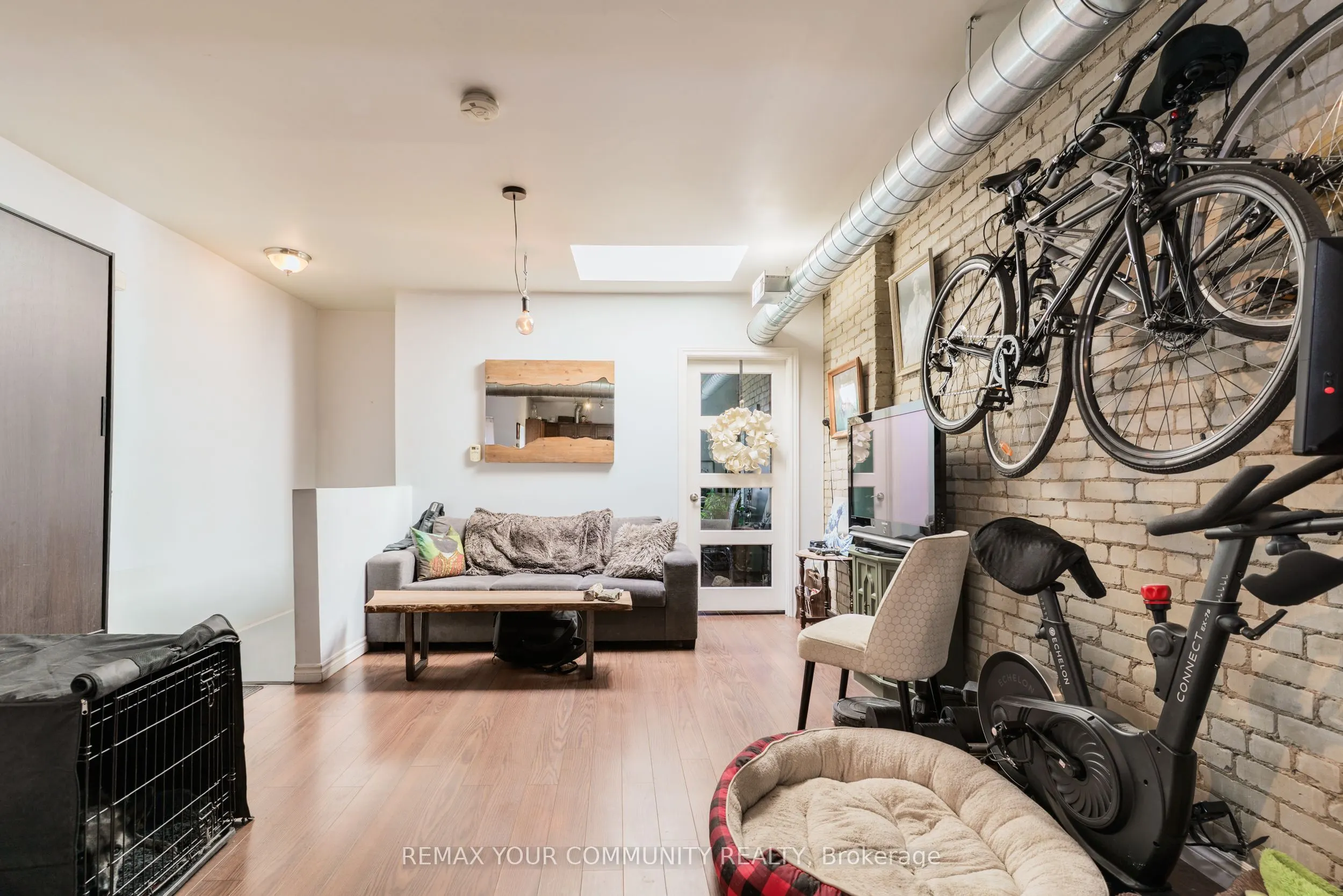 359 Roncesvalles Avenue