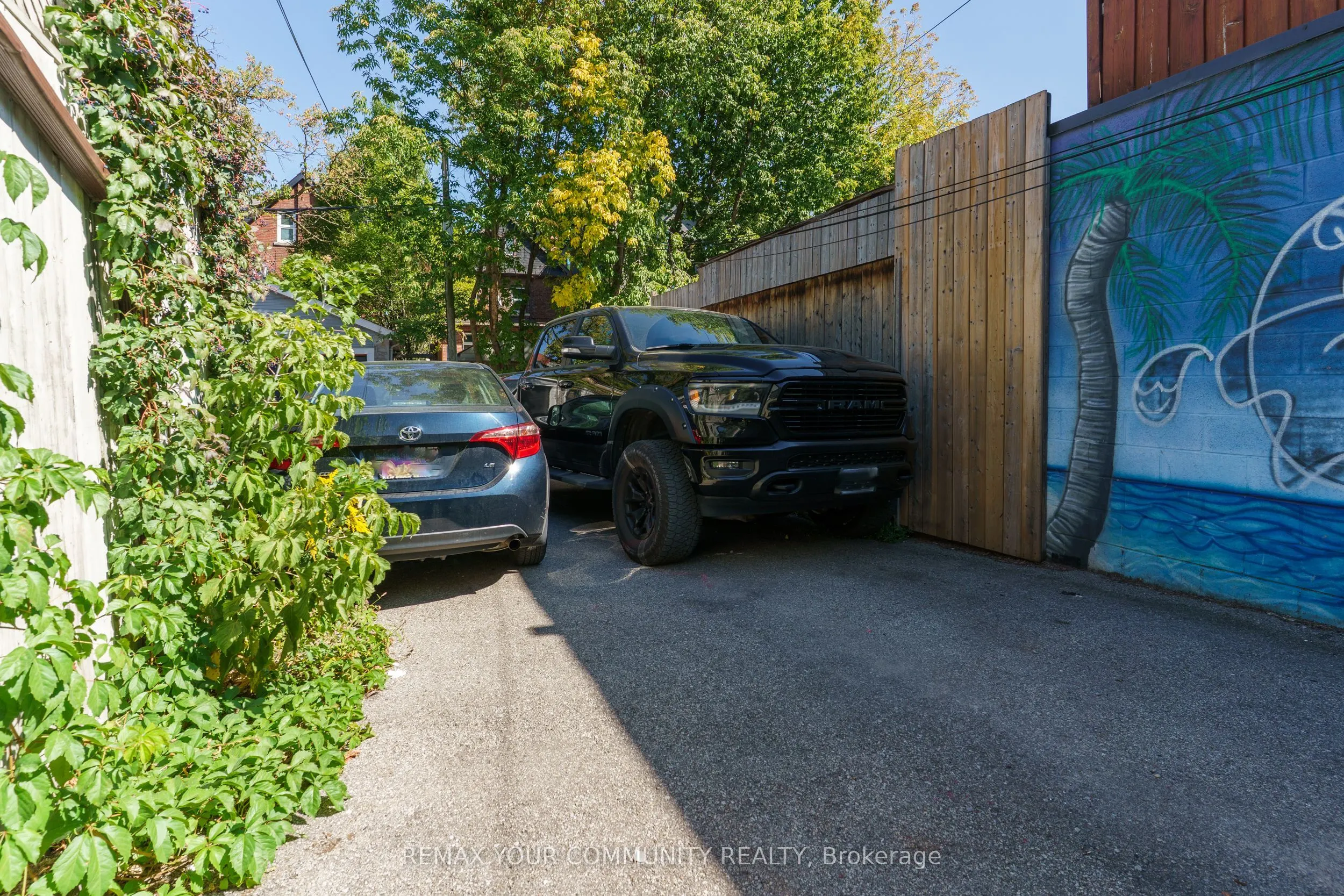 359 Roncesvalles Avenue