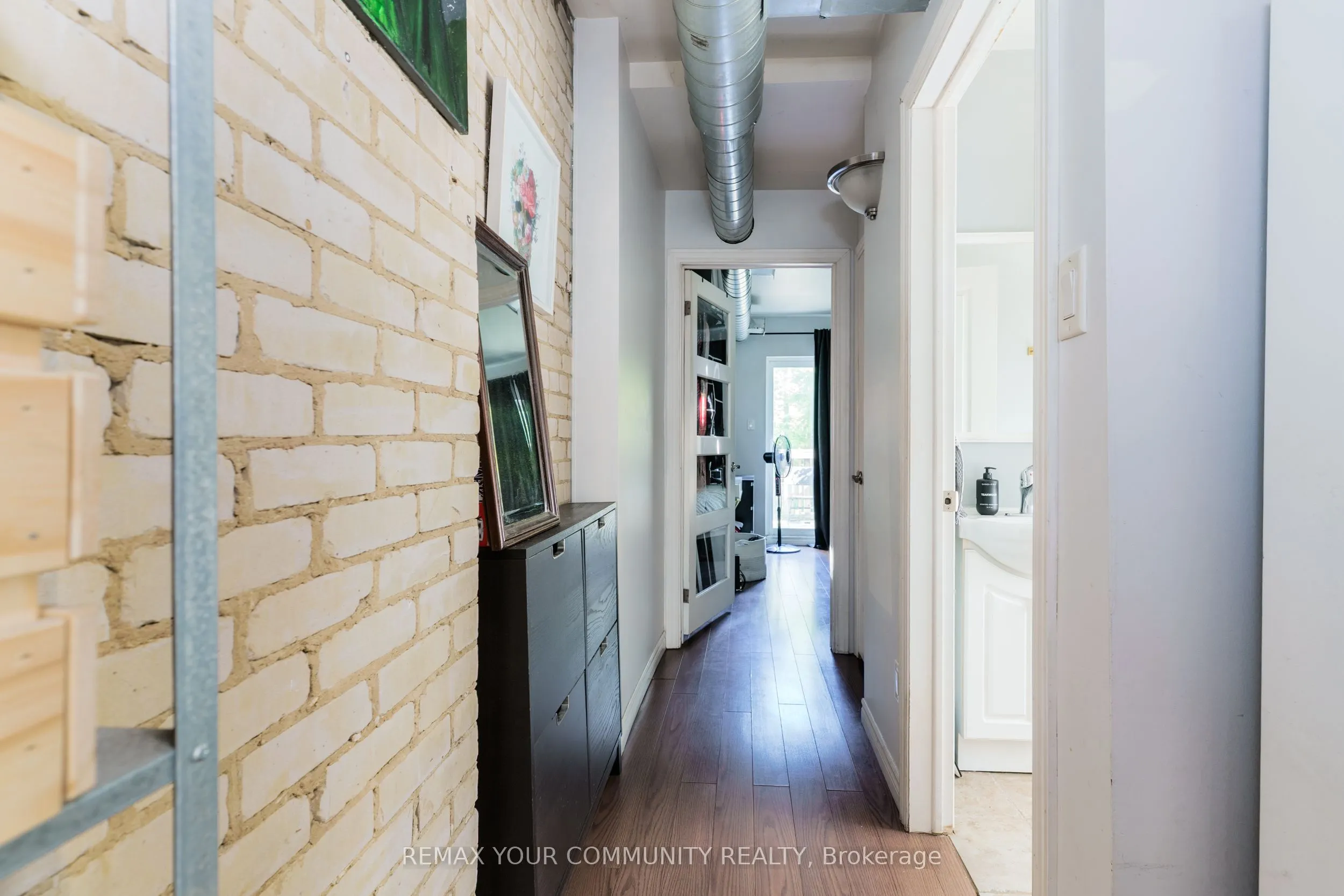 359 Roncesvalles Avenue