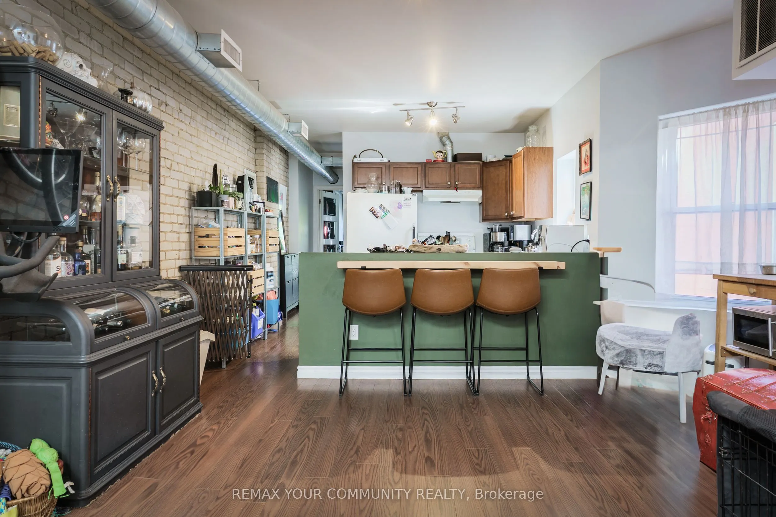 359 Roncesvalles Avenue