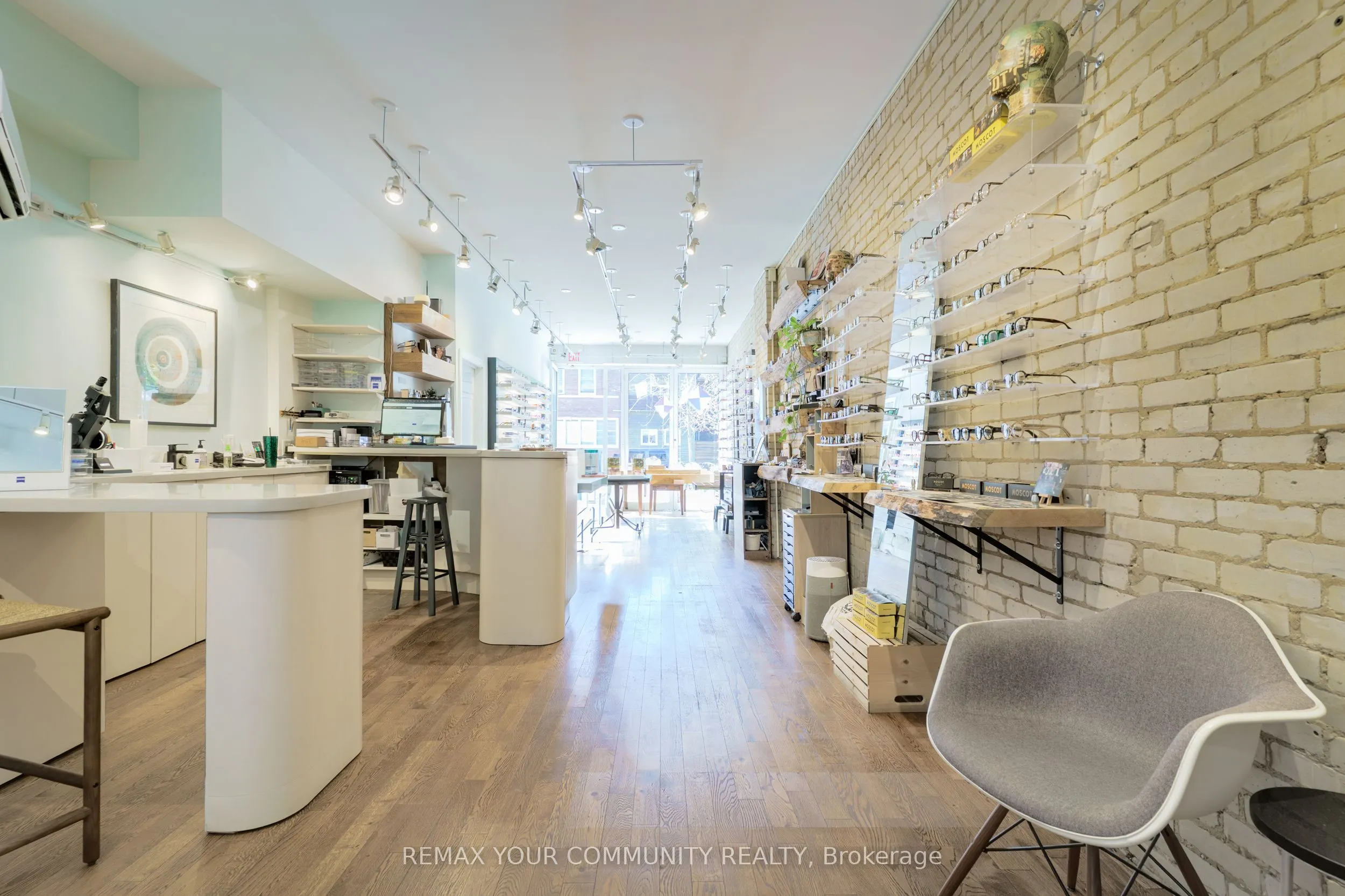 359 Roncesvalles Avenue