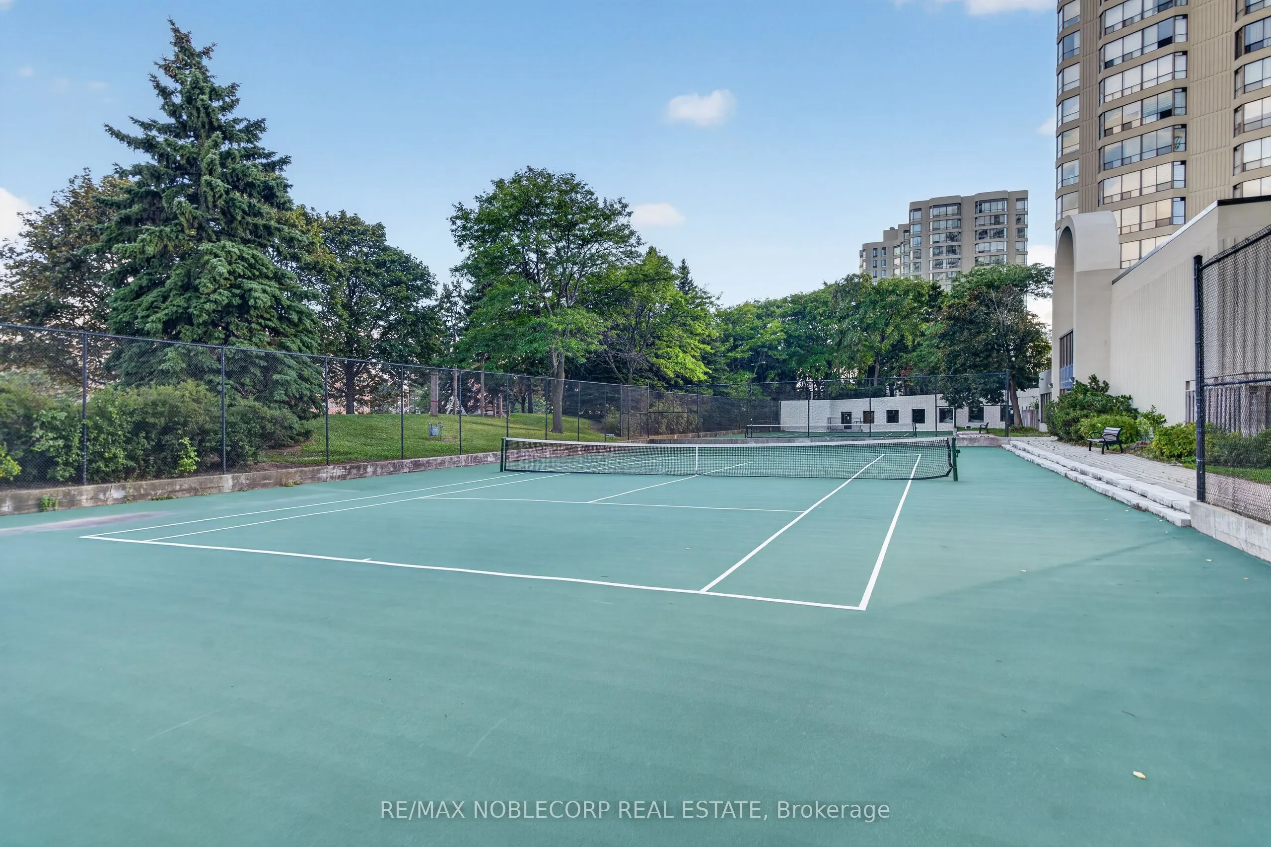 22 Hanover Road #1603