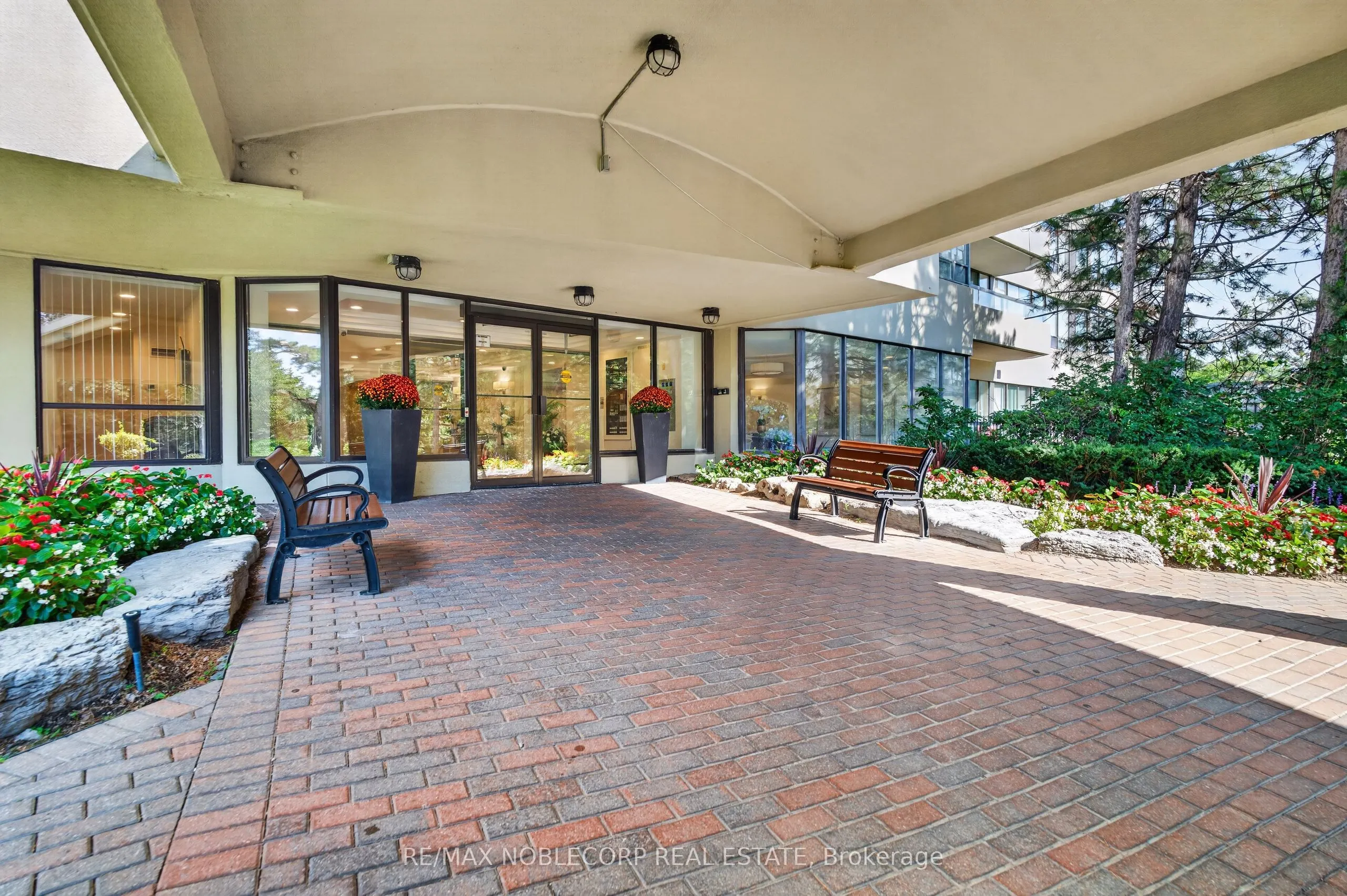 22 Hanover Road #1603