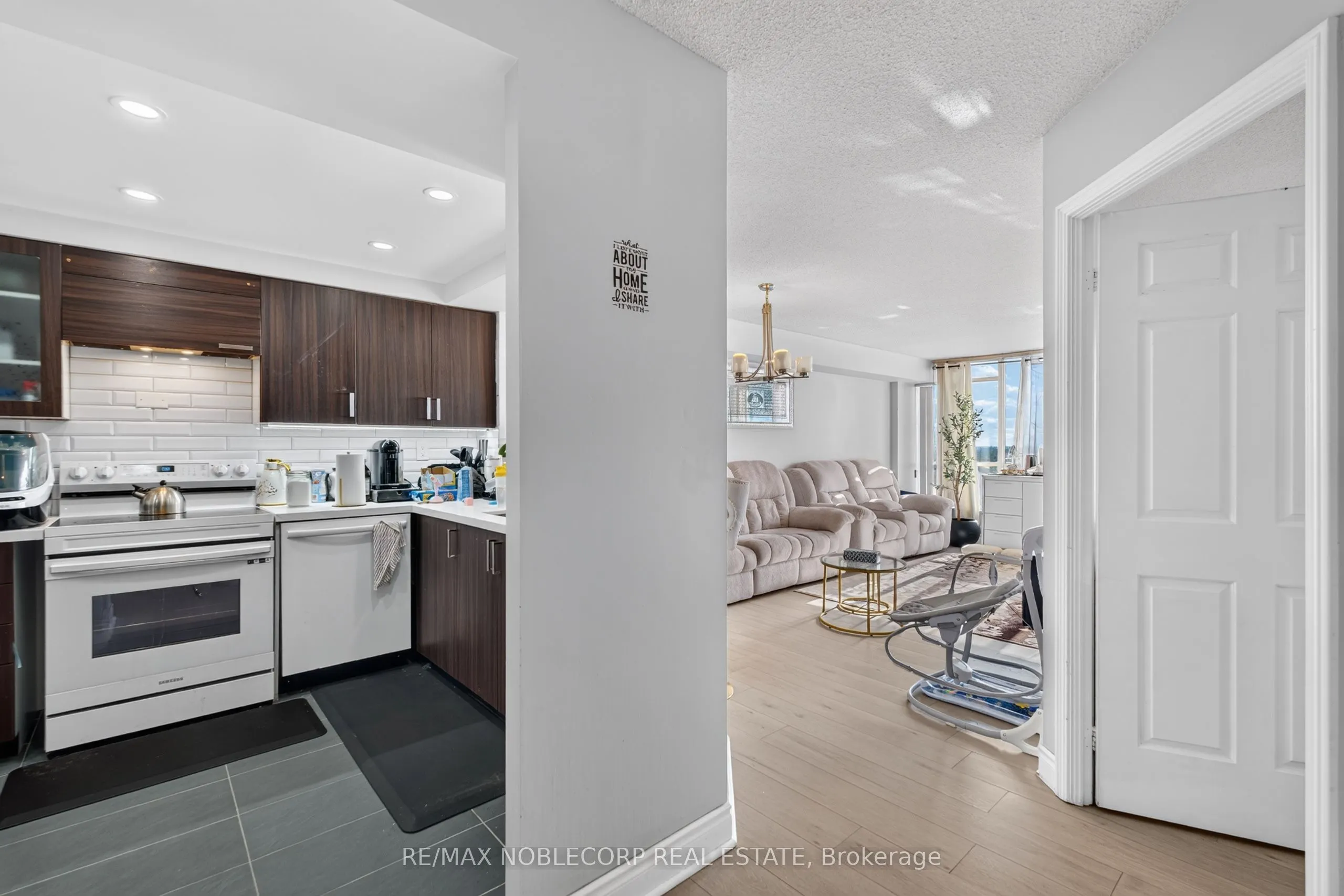 22 Hanover Road #1603