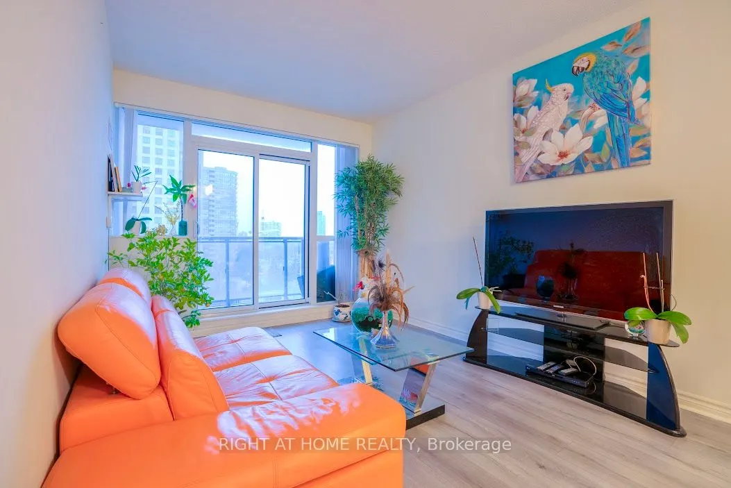 349 Rathburn Road W #512
