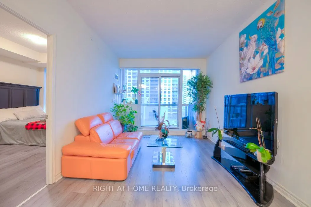 349 Rathburn Road W #512