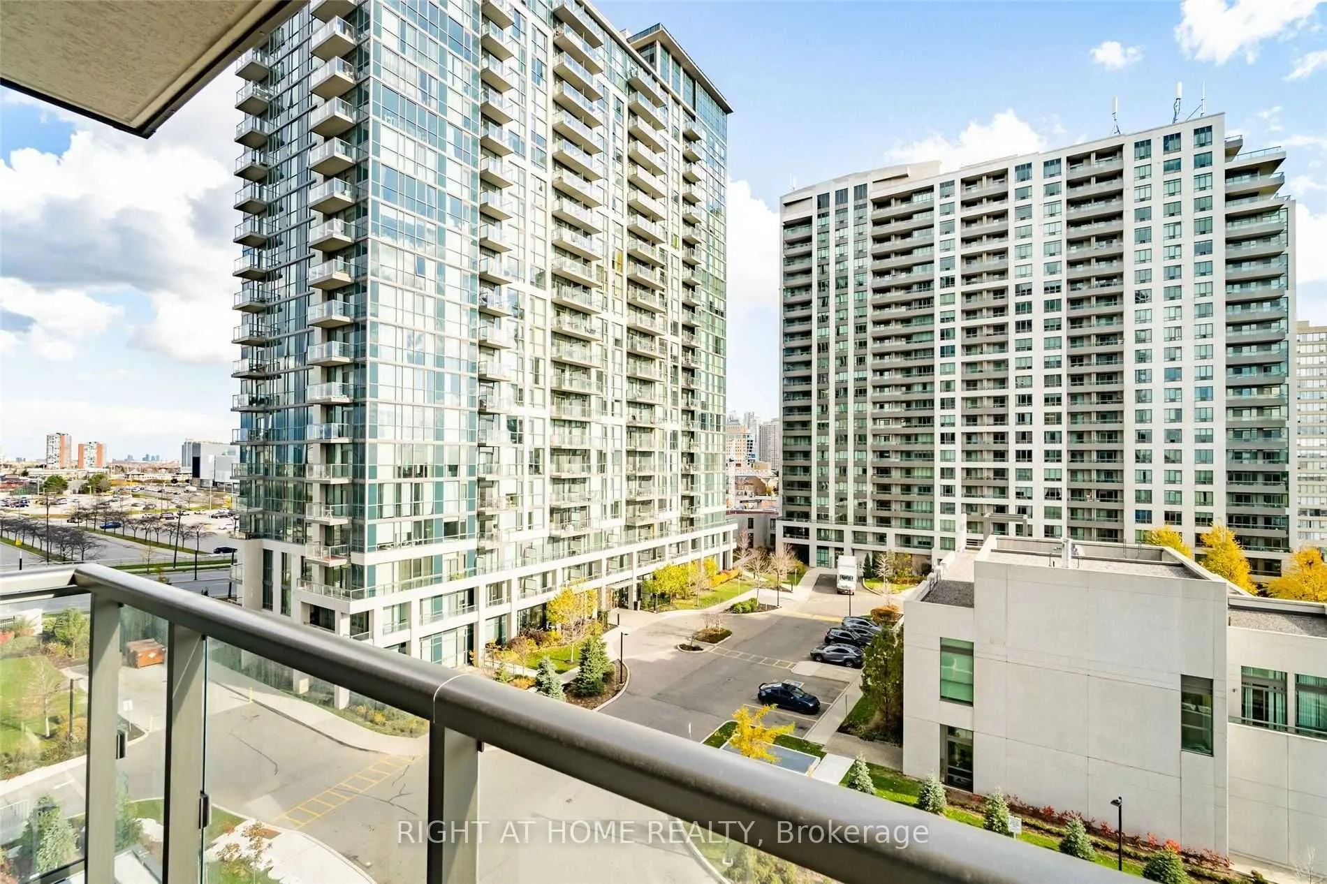 349 Rathburn Road W #512