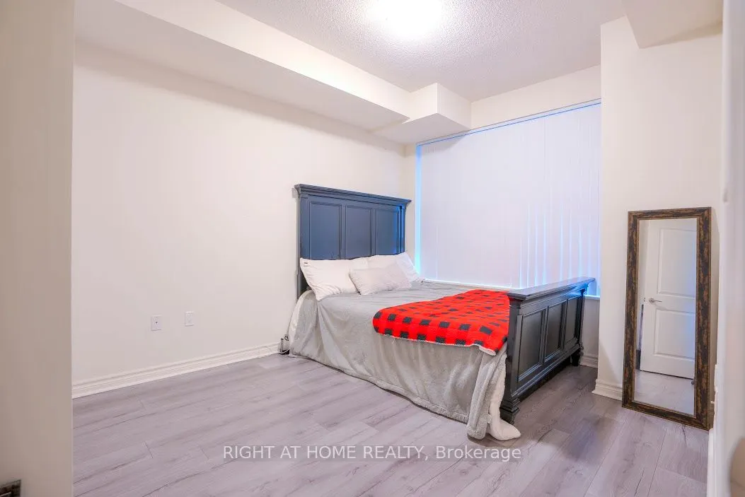 349 Rathburn Road W #512