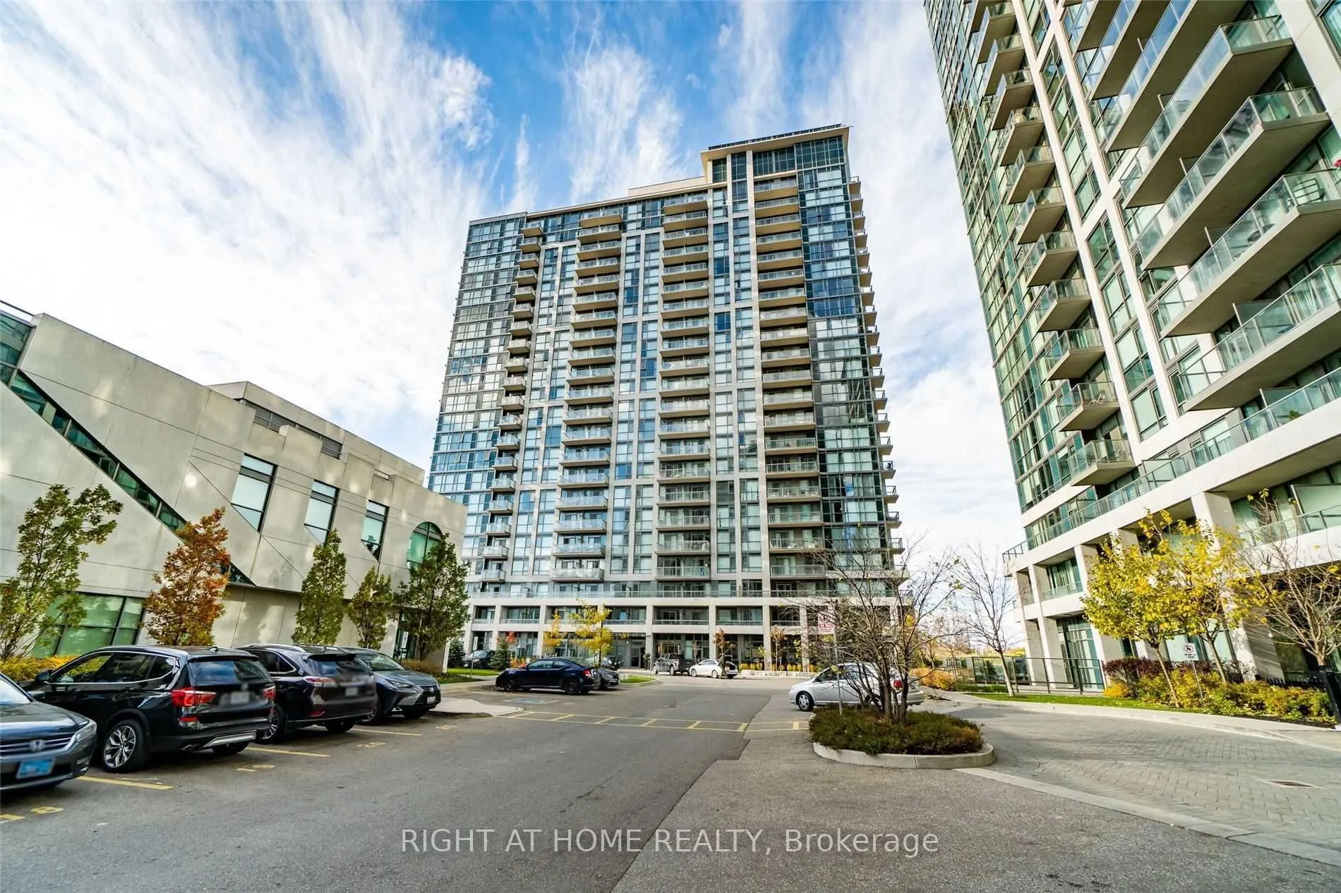 349 Rathburn Road W #512