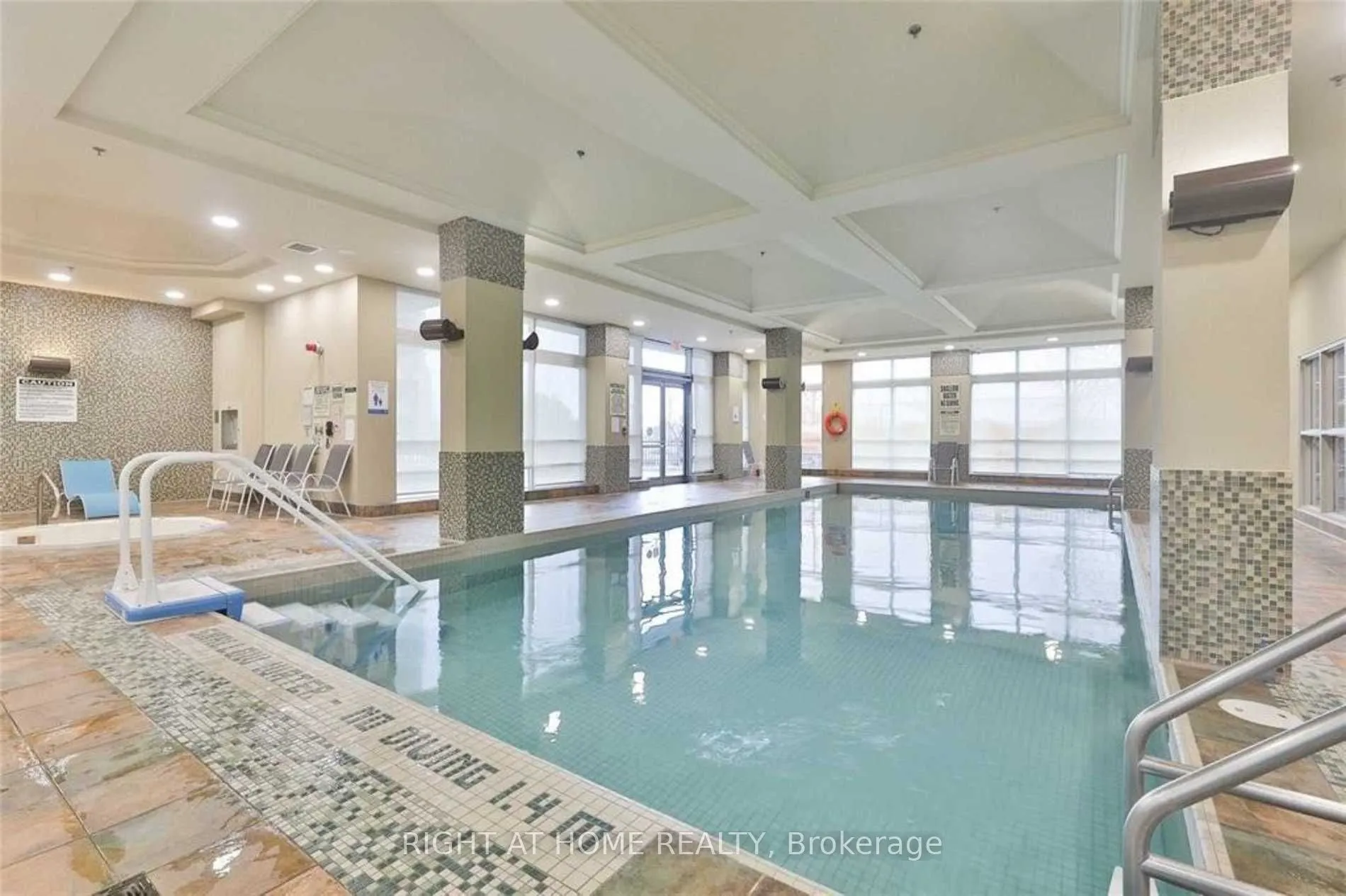 349 Rathburn Road W #512