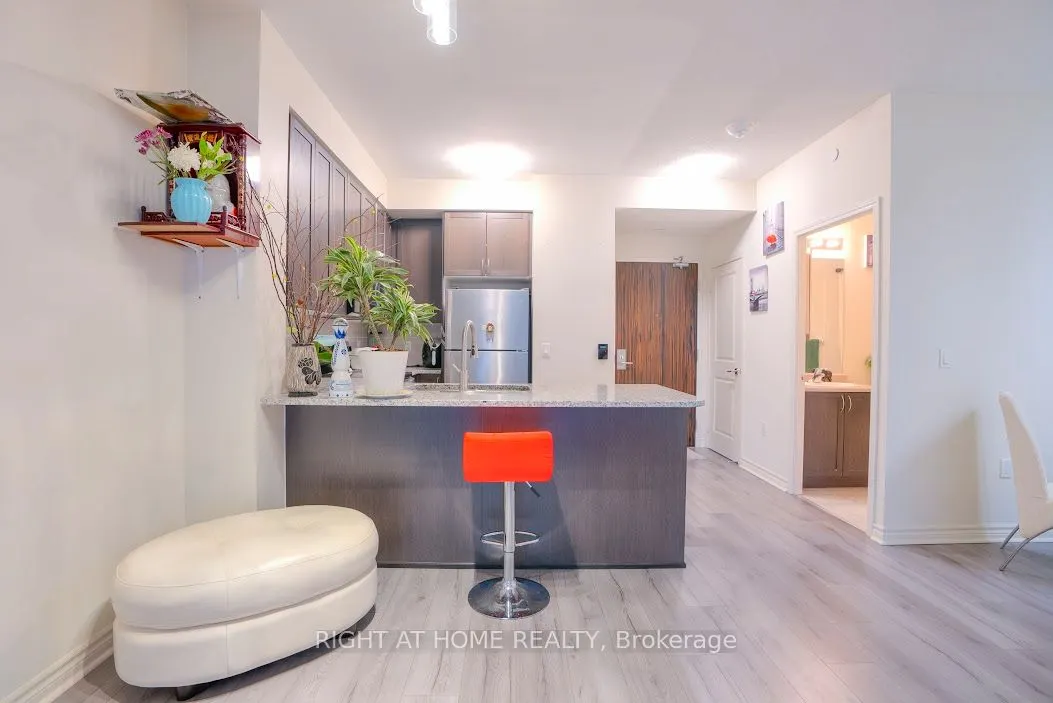 349 Rathburn Road W #512