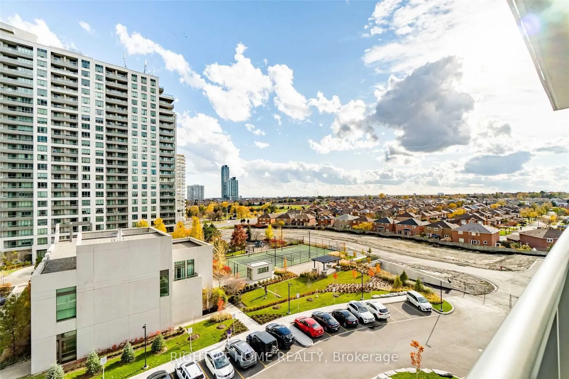 349 Rathburn Road W #512