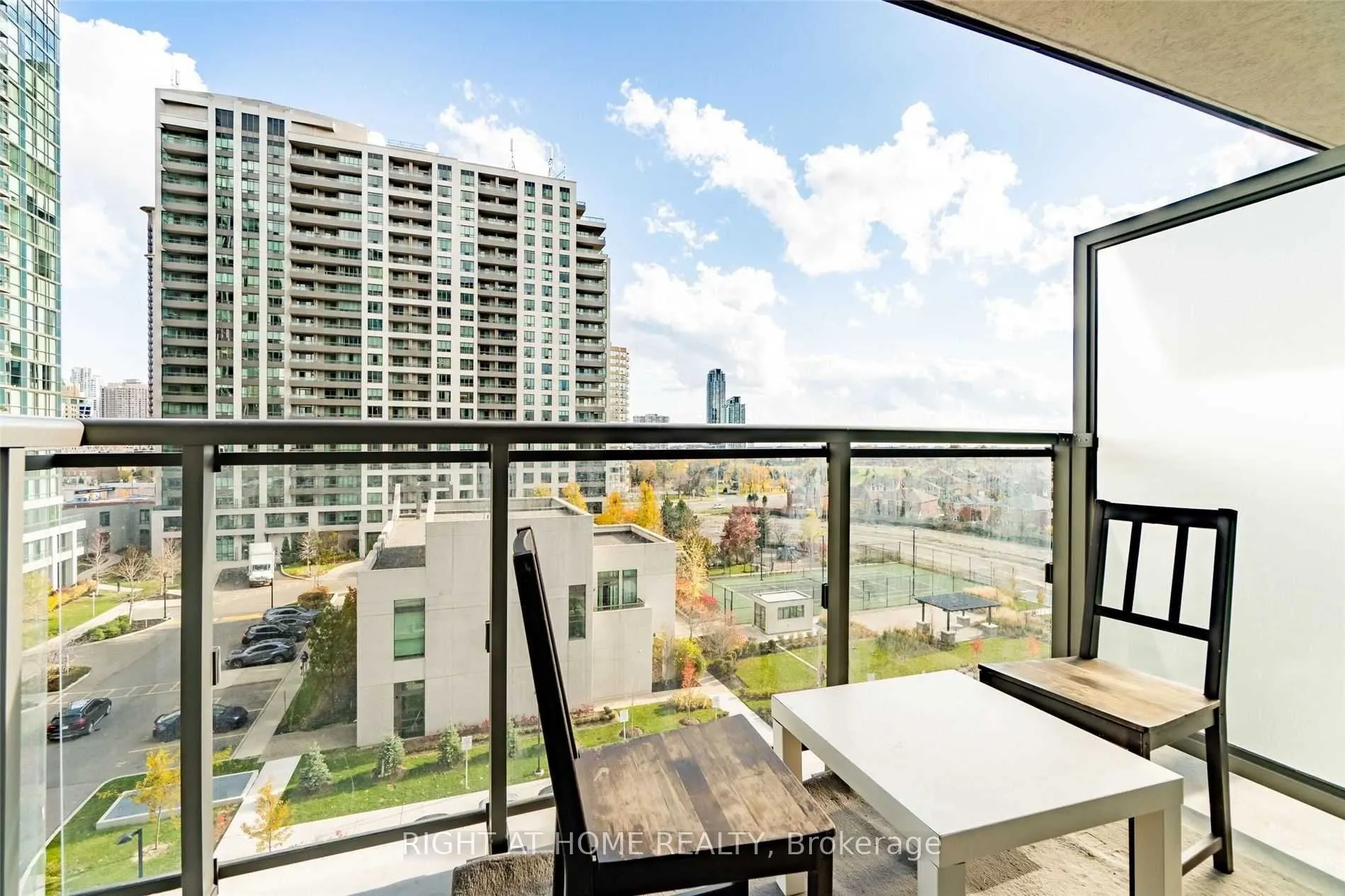349 Rathburn Road W #512