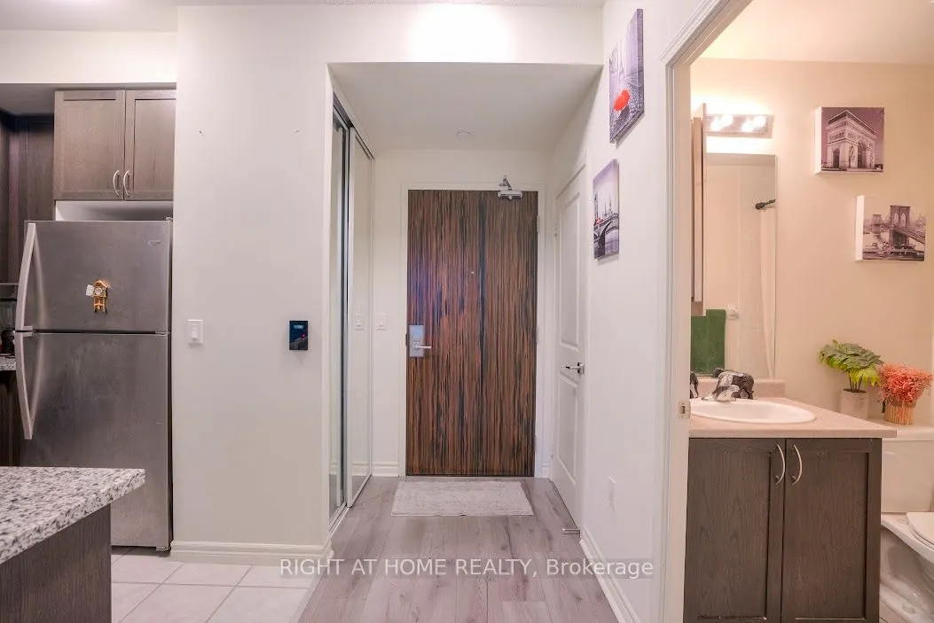 349 Rathburn Road W #512