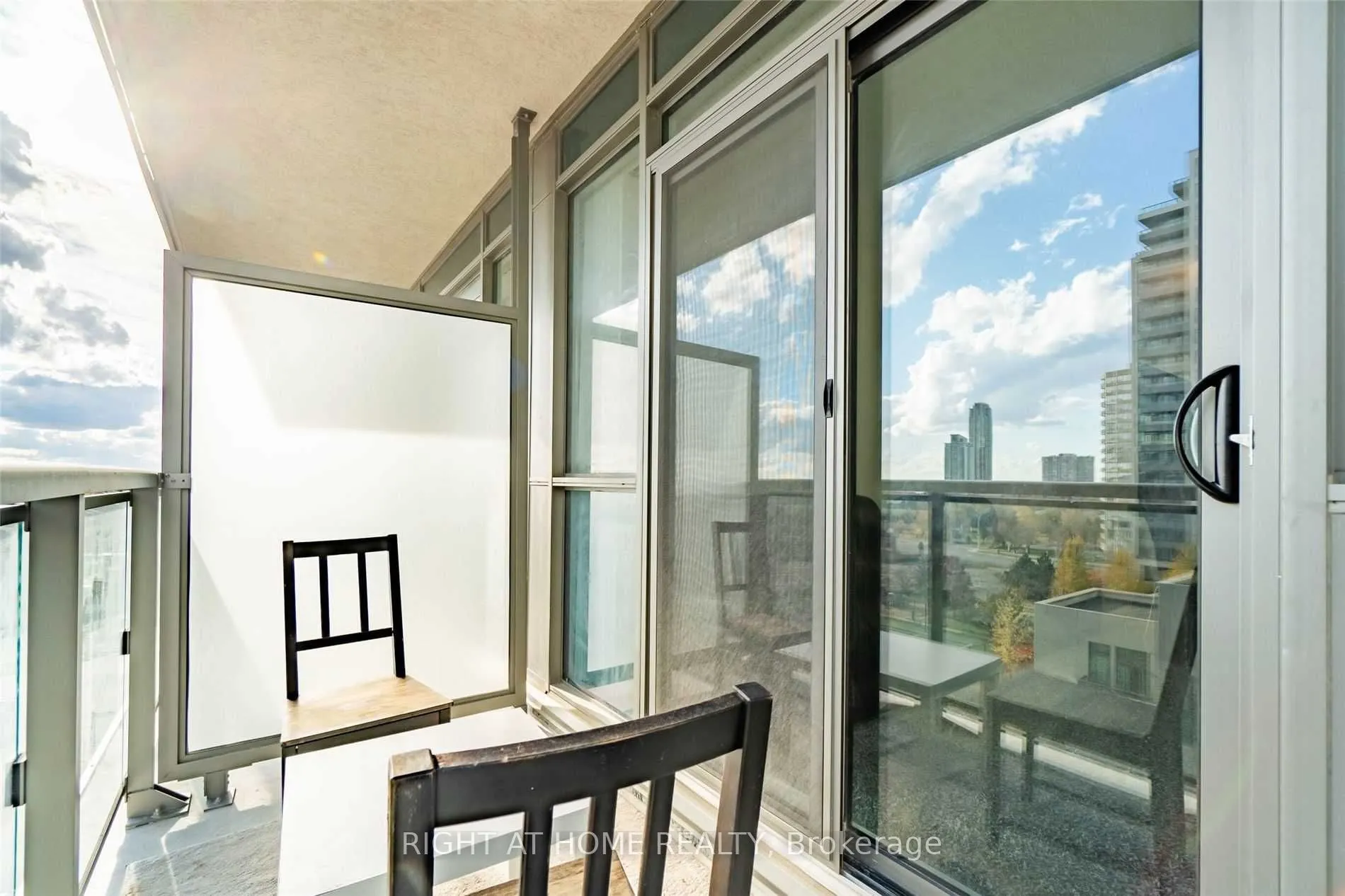 349 Rathburn Road W #512